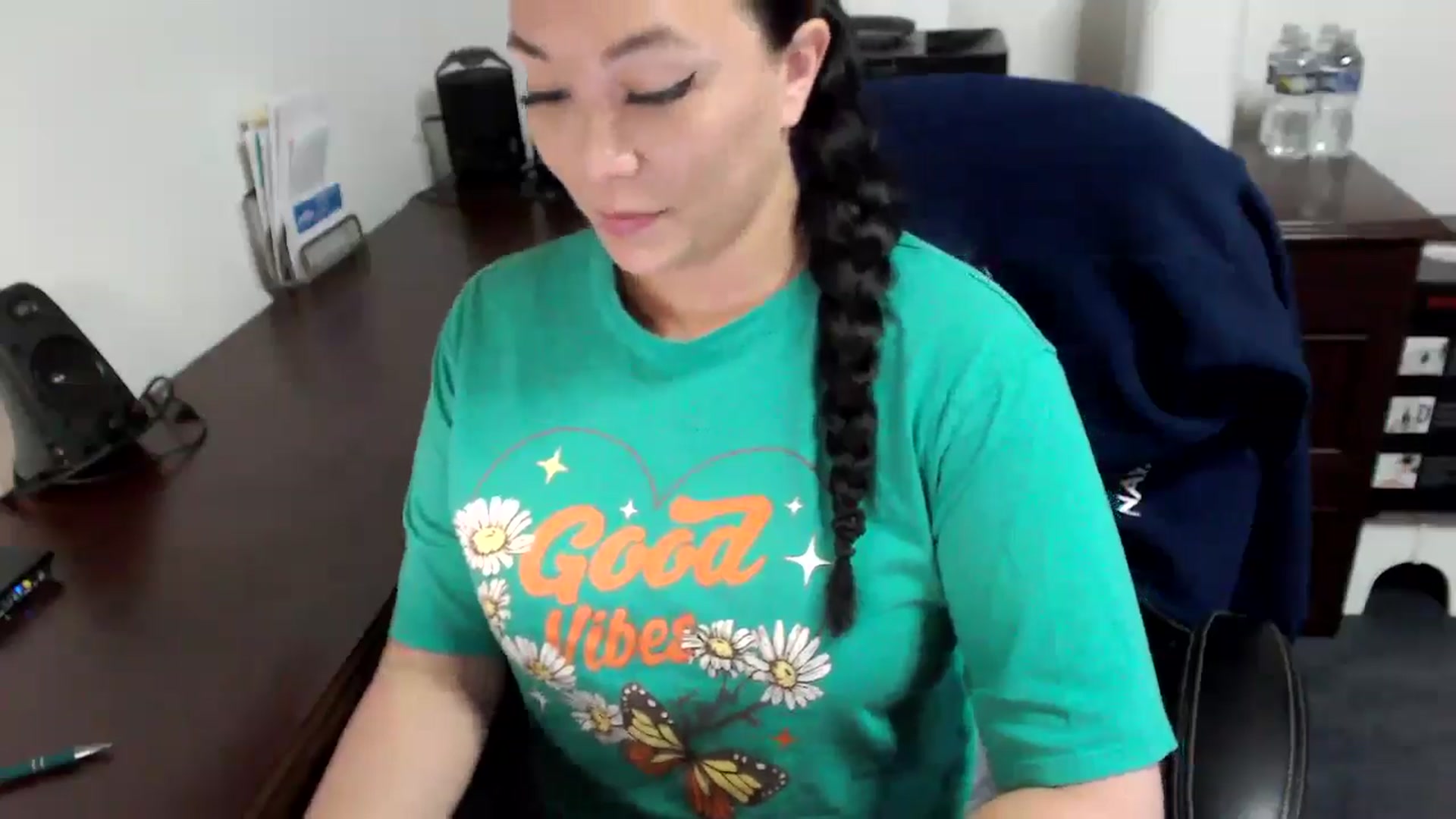 Gallery image thumbnail from MickaylaMoon's myfreecams stream on, 05/17/2024, 17:10 image 6 of 20