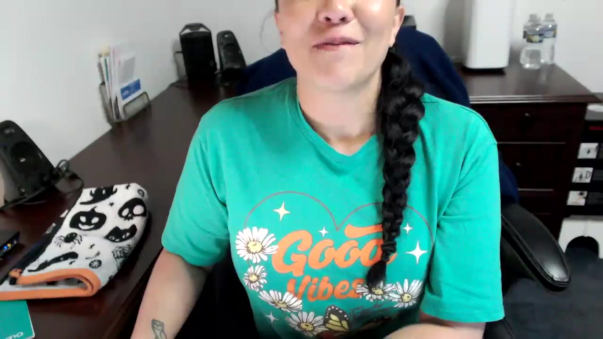 Gallery image thumbnail from MickaylaMoon's myfreecams stream on, 05/17/2024, 17:30 image 10 of 20