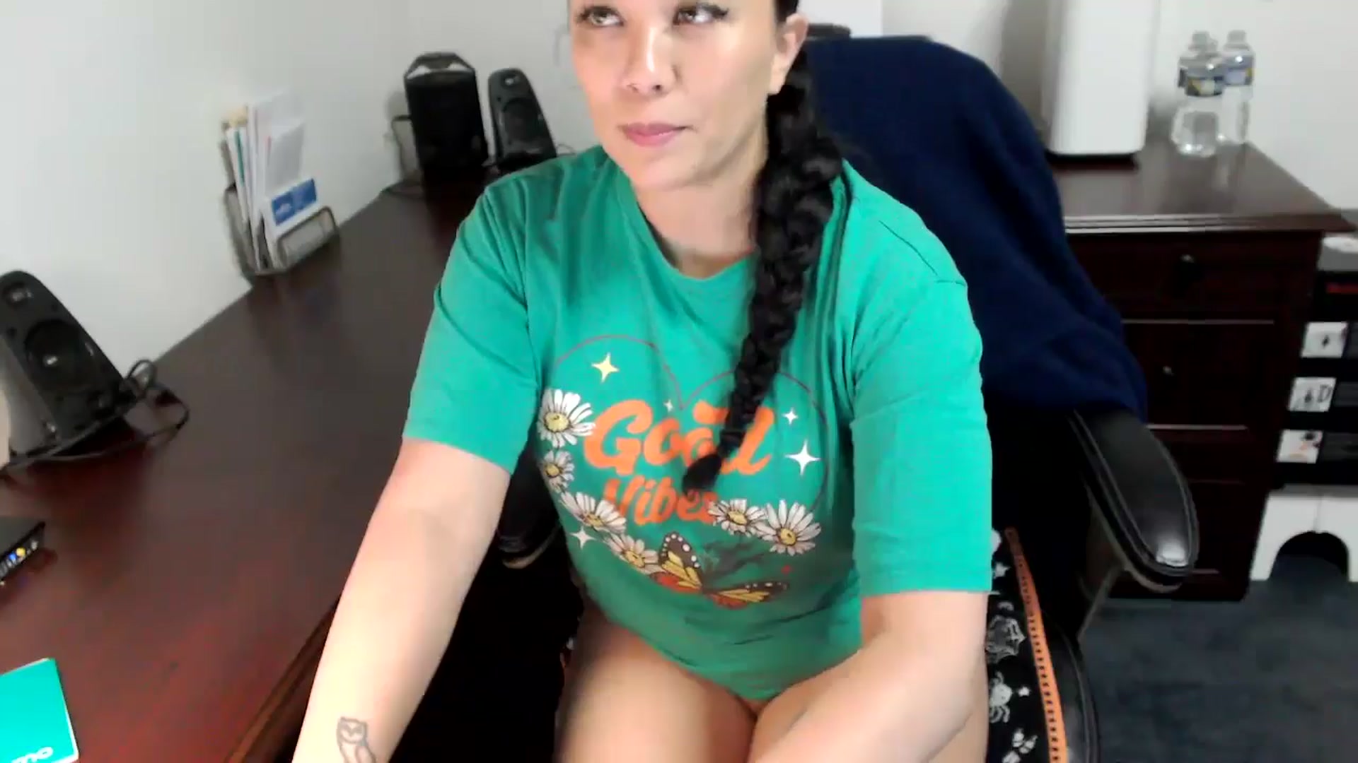 Gallery image thumbnail from MickaylaMoon's myfreecams stream on, 05/17/2024, 17:30 image 18 of 20