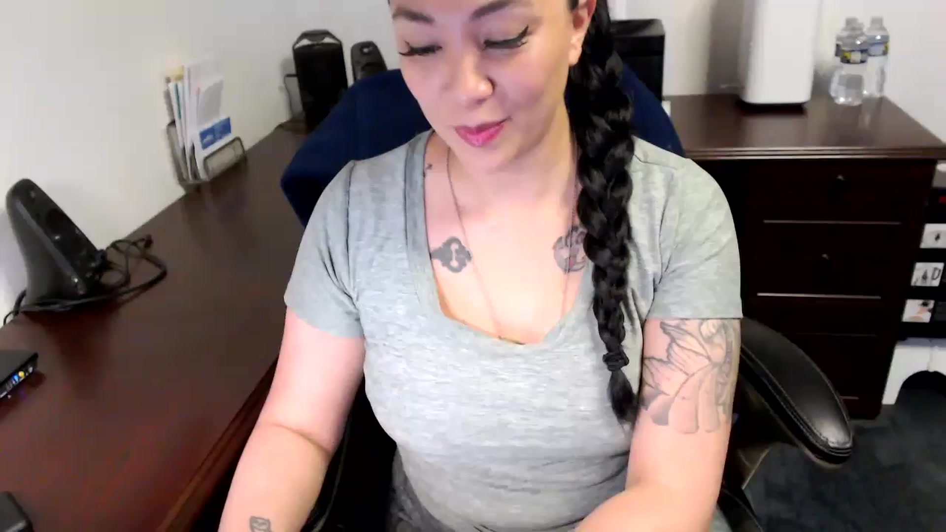 Gallery image thumbnail from MickaylaMoon's myfreecams stream on, 05/20/2024, 14:51 image 1 of 20
