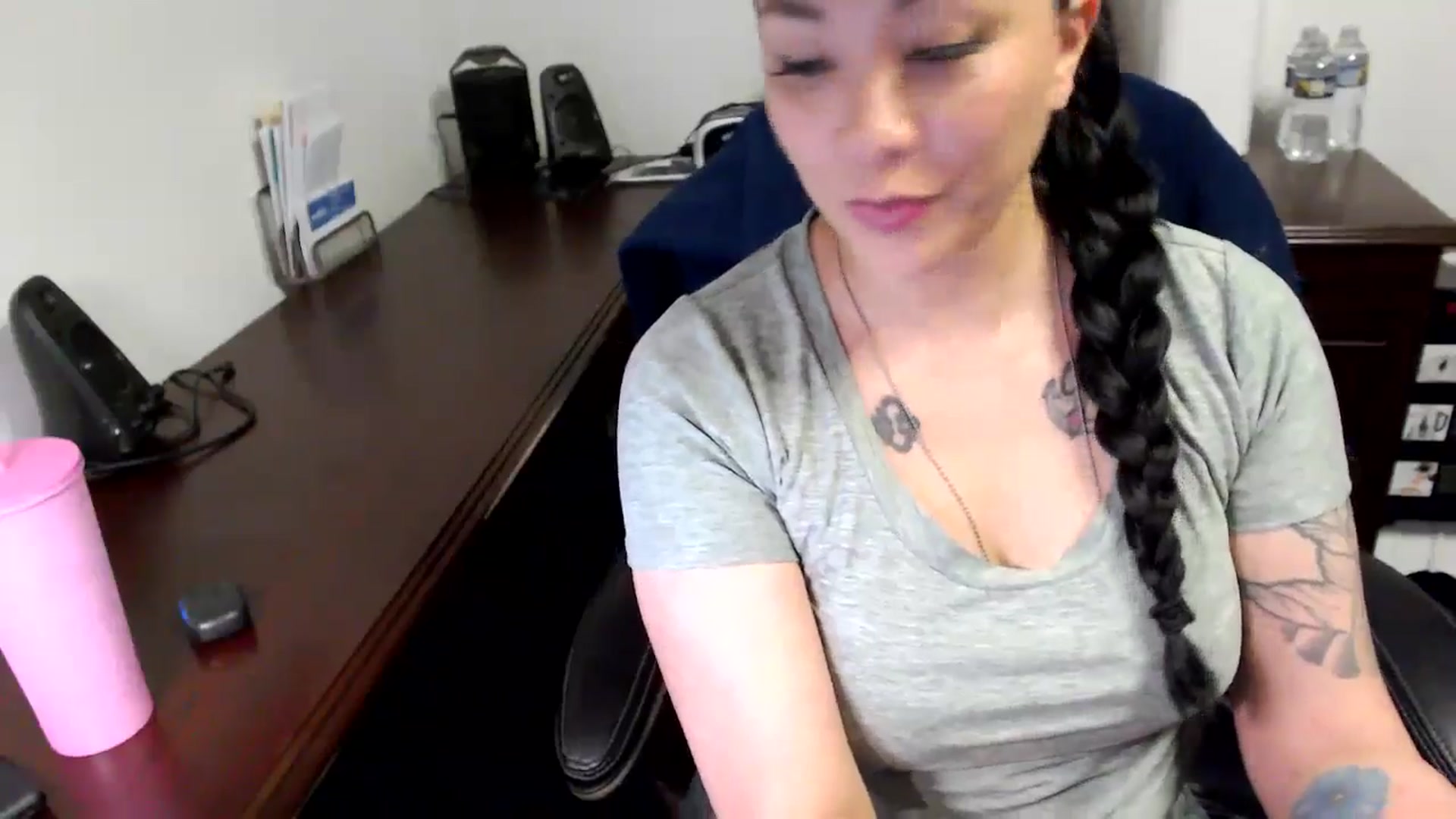 Gallery image thumbnail from MickaylaMoon's myfreecams stream on, 05/20/2024, 14:51 image 10 of 20