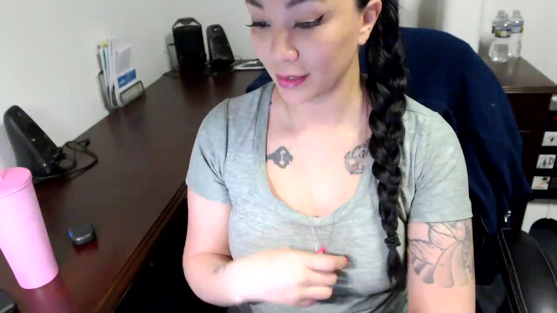 Gallery image thumbnail from MickaylaMoon's myfreecams stream on, 05/20/2024, 14:51 image 13 of 20