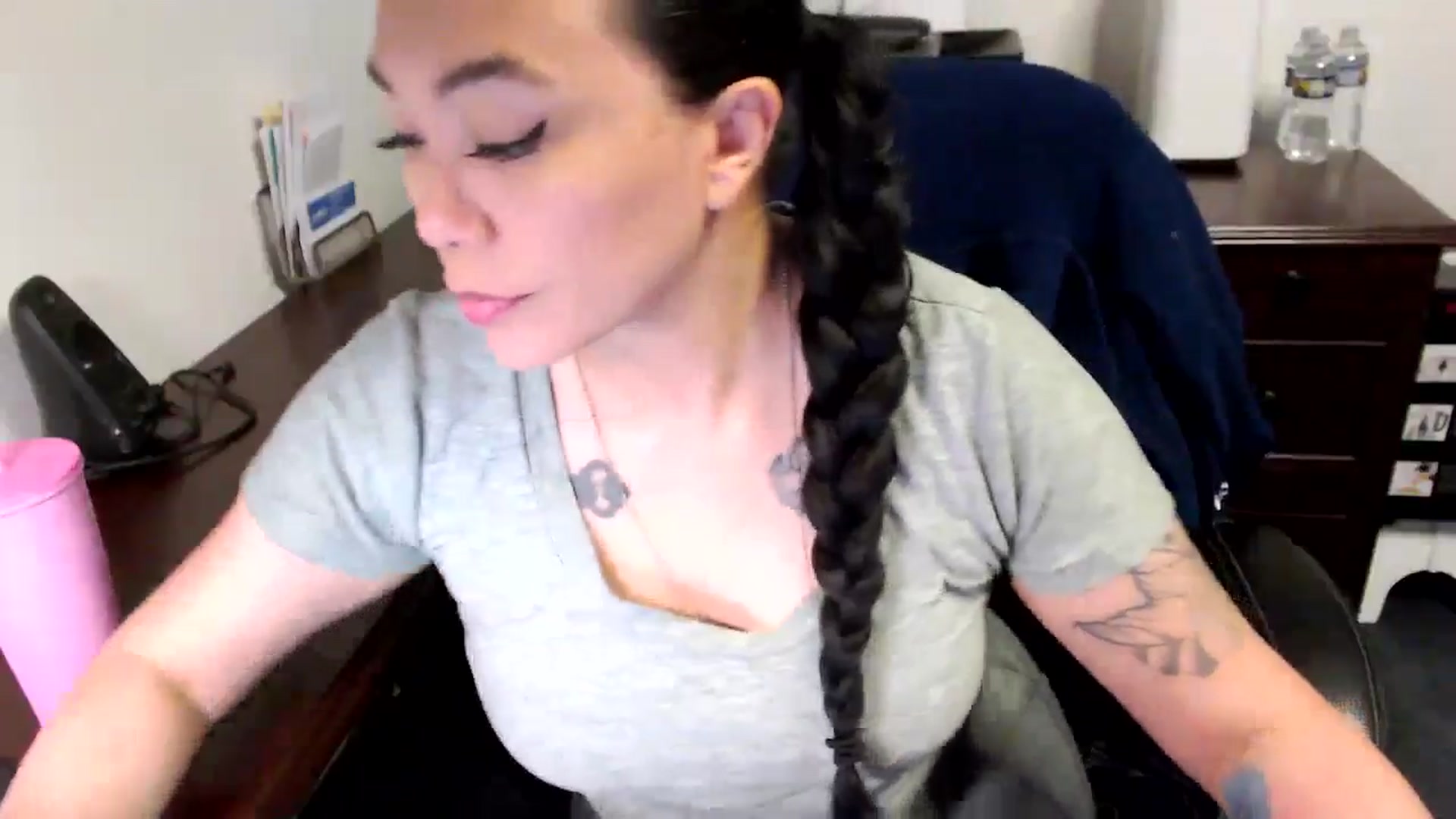 Gallery image thumbnail from MickaylaMoon's myfreecams stream on, 05/20/2024, 14:51 image 7 of 20