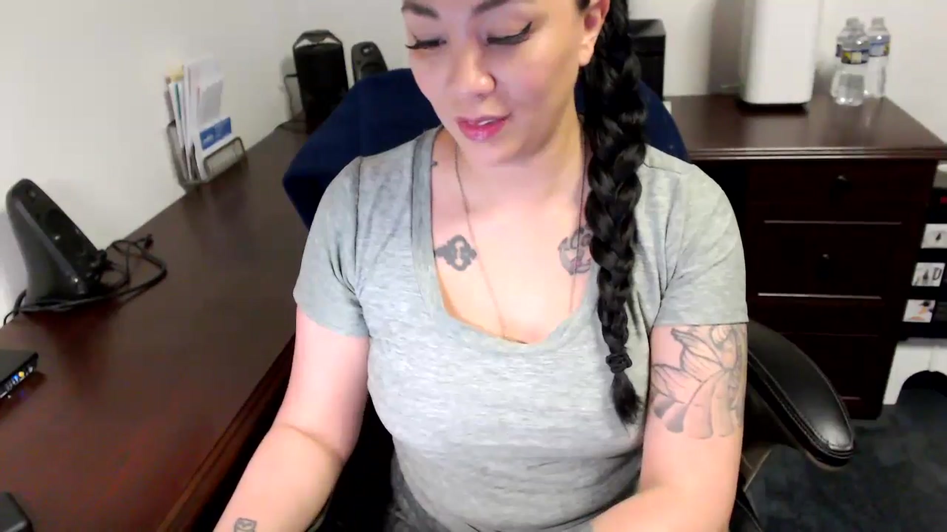 Gallery image thumbnail from MickaylaMoon's myfreecams stream on, 05/20/2024, 14:51 image 2 of 20