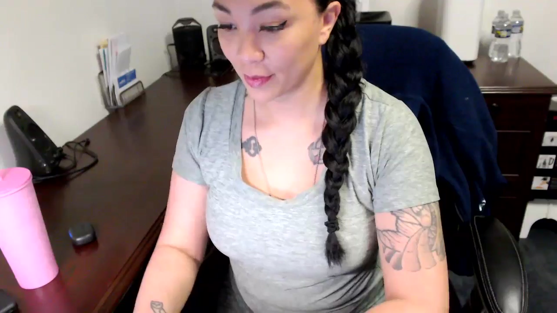 Gallery image thumbnail from MickaylaMoon's myfreecams stream on, 05/20/2024, 14:51 image 9 of 20