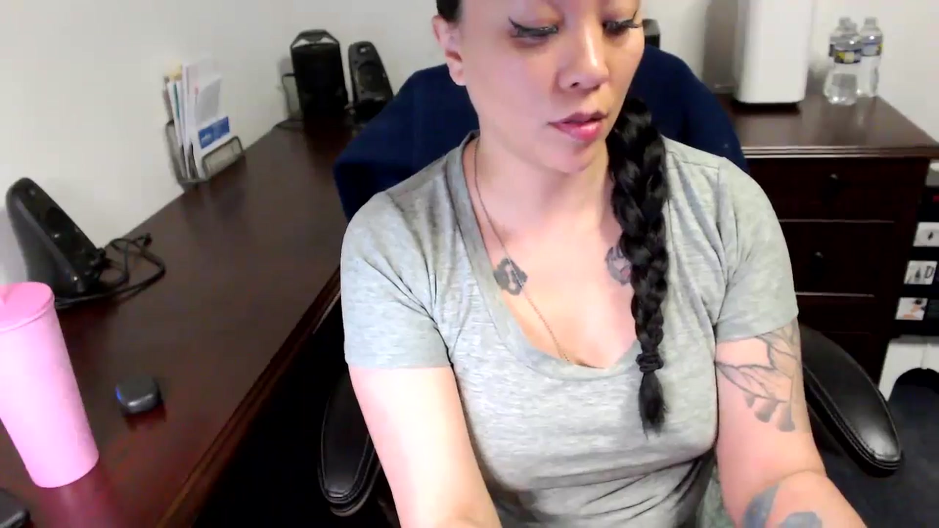 Gallery image thumbnail from MickaylaMoon's myfreecams stream on, 05/20/2024, 14:51 image 8 of 20