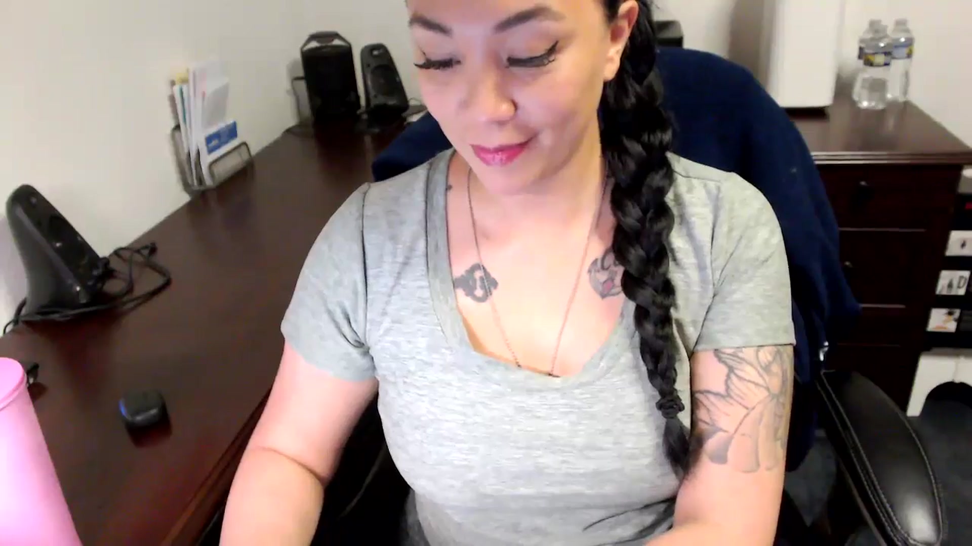 Gallery image thumbnail from MickaylaMoon's myfreecams stream on, 05/20/2024, 14:51 image 17 of 20