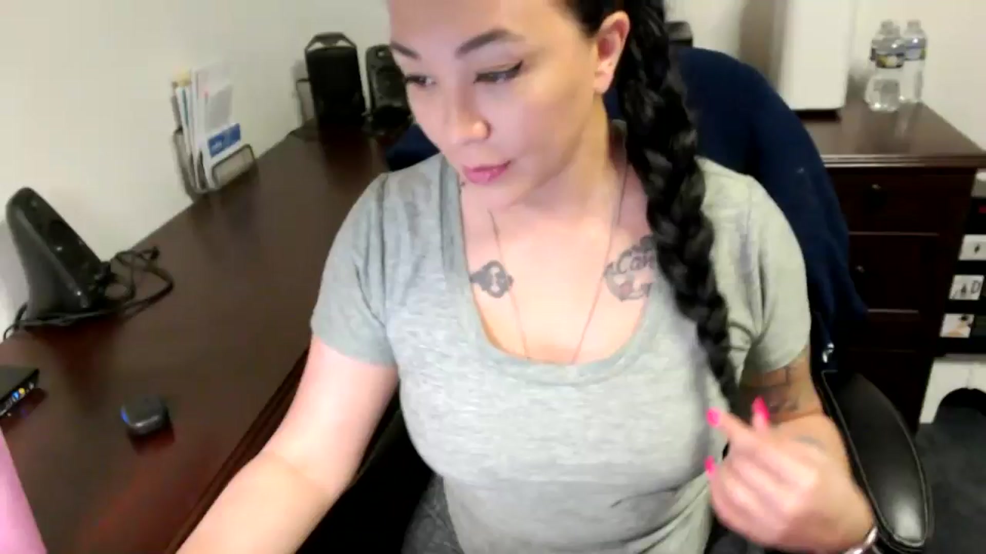 Gallery image thumbnail from MickaylaMoon's myfreecams stream on, 05/20/2024, 17:32 image 1 of 20