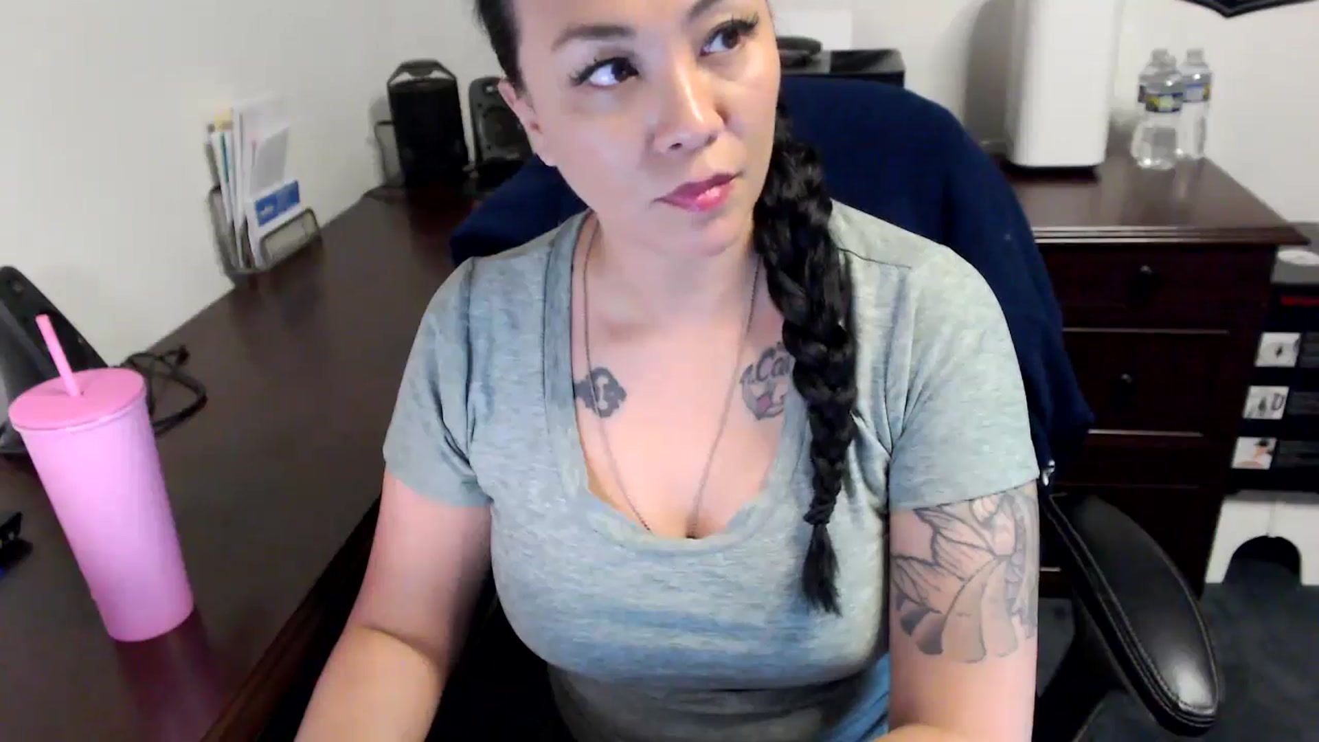 Gallery image thumbnail from MickaylaMoon's myfreecams stream on, 05/20/2024, 18:51 image 9 of 20