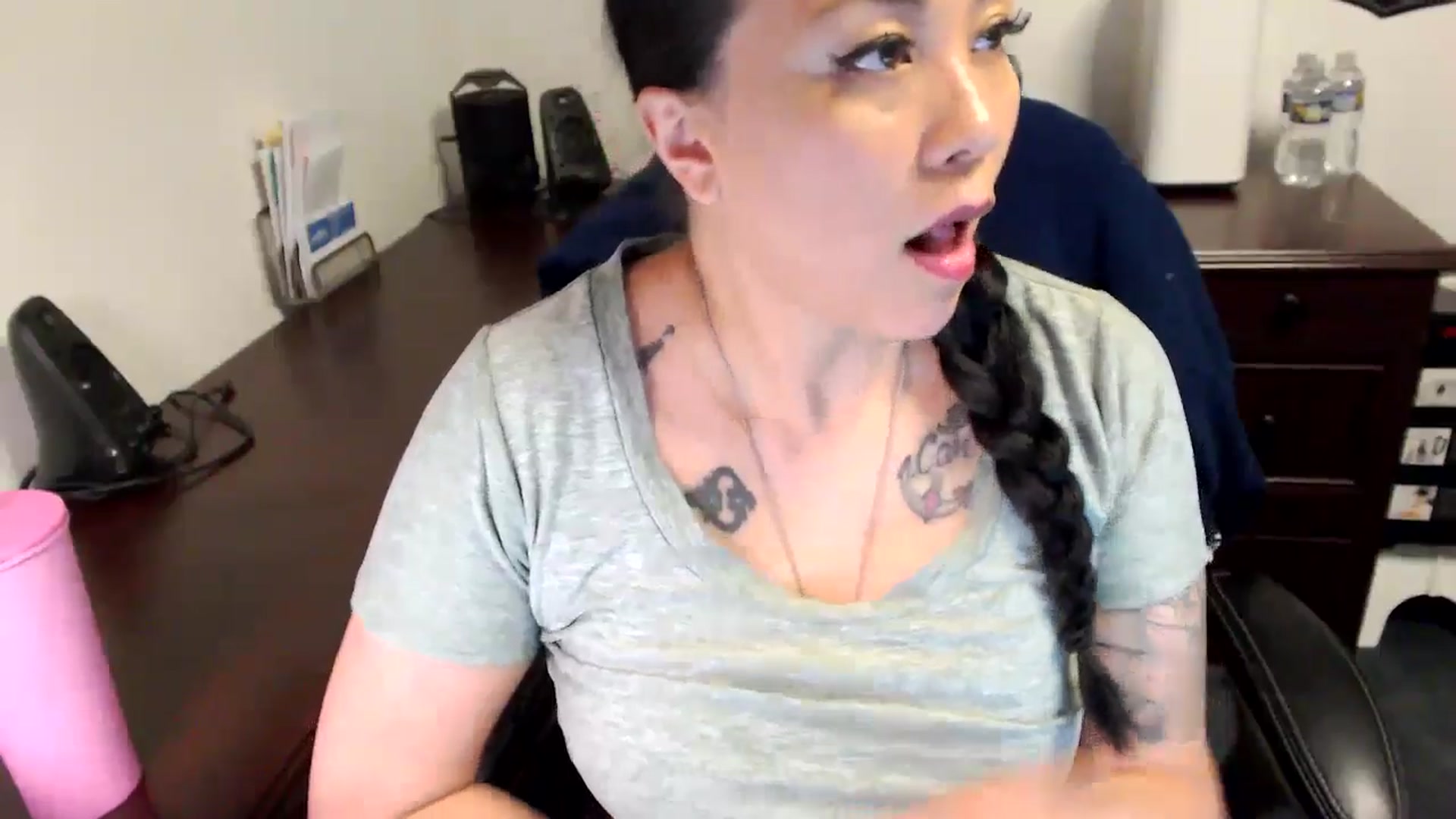 Gallery image thumbnail from MickaylaMoon's myfreecams stream on, 05/20/2024, 18:51 image 14 of 20