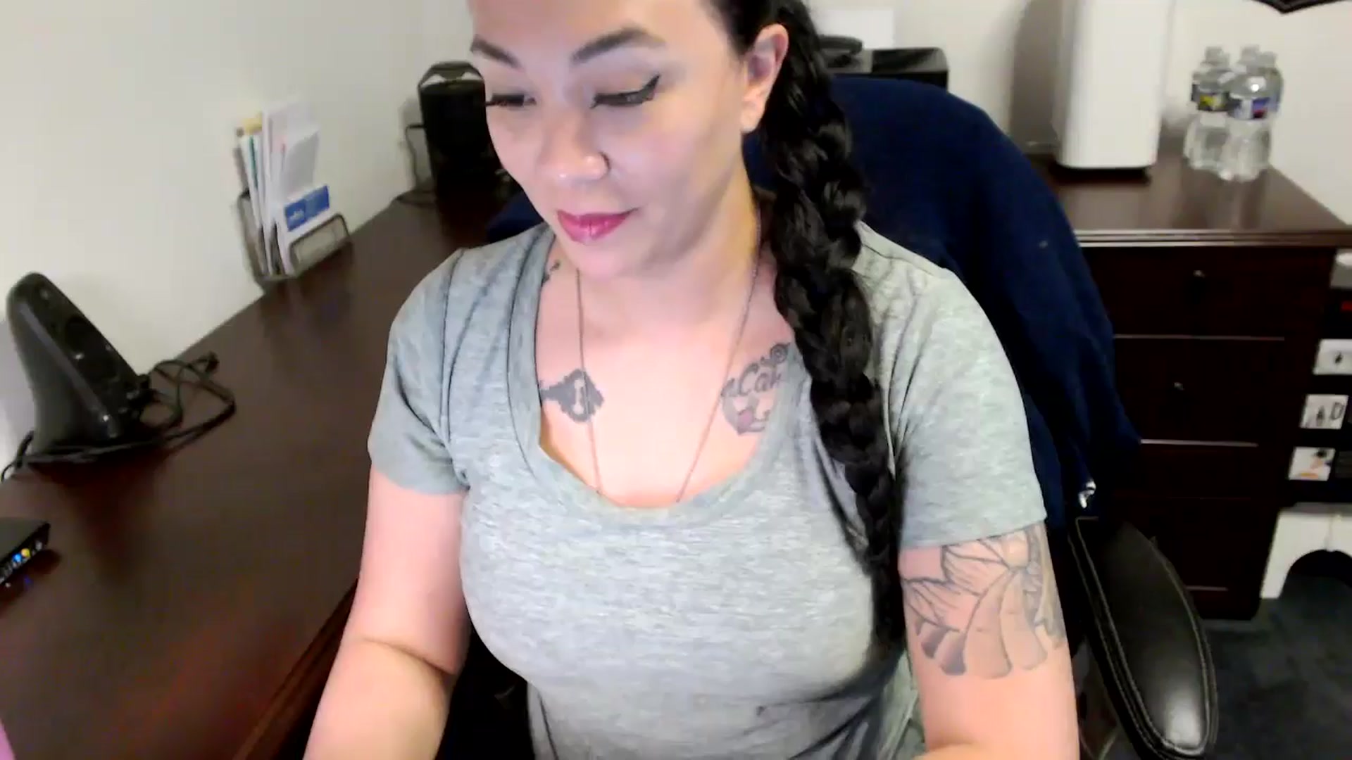 Gallery image thumbnail from MickaylaMoon's myfreecams stream on, 05/20/2024, 20:51 image 13 of 20