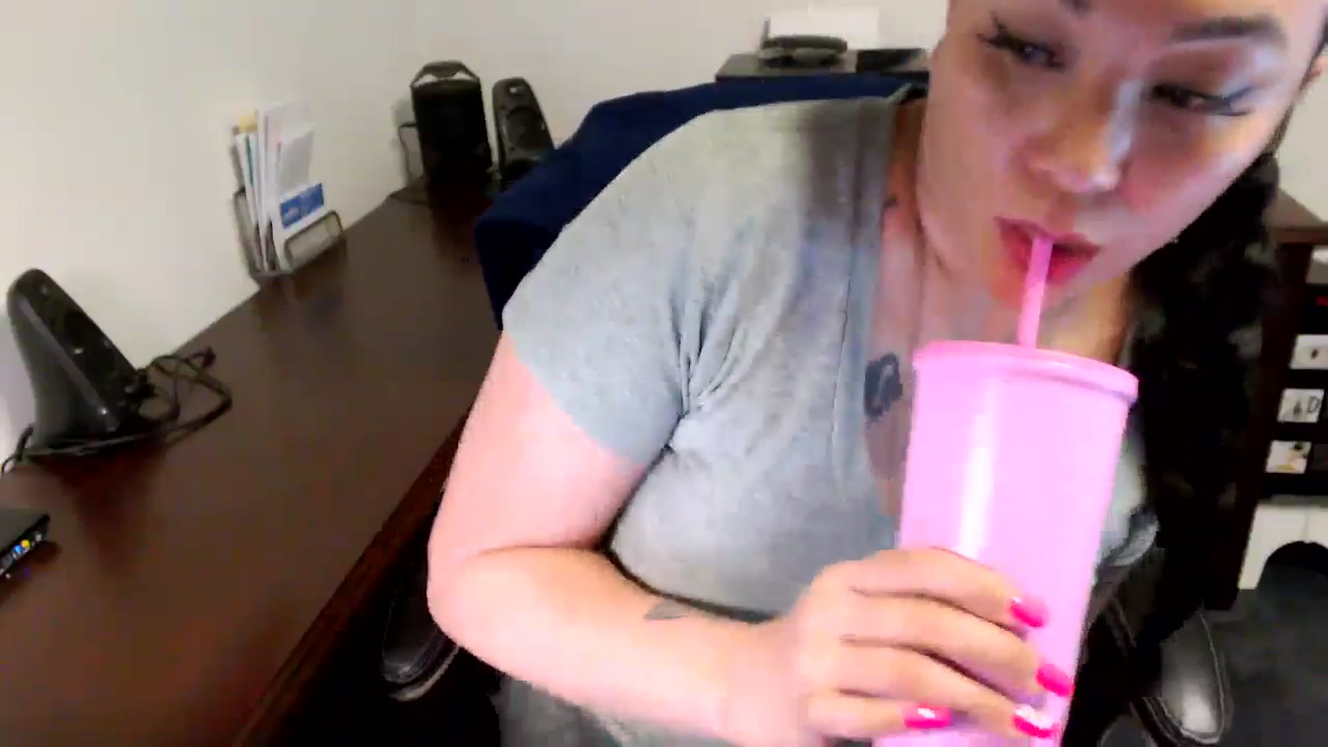 Gallery image thumbnail from MickaylaMoon's myfreecams stream on, 05/20/2024, 20:51 image 20 of 20
