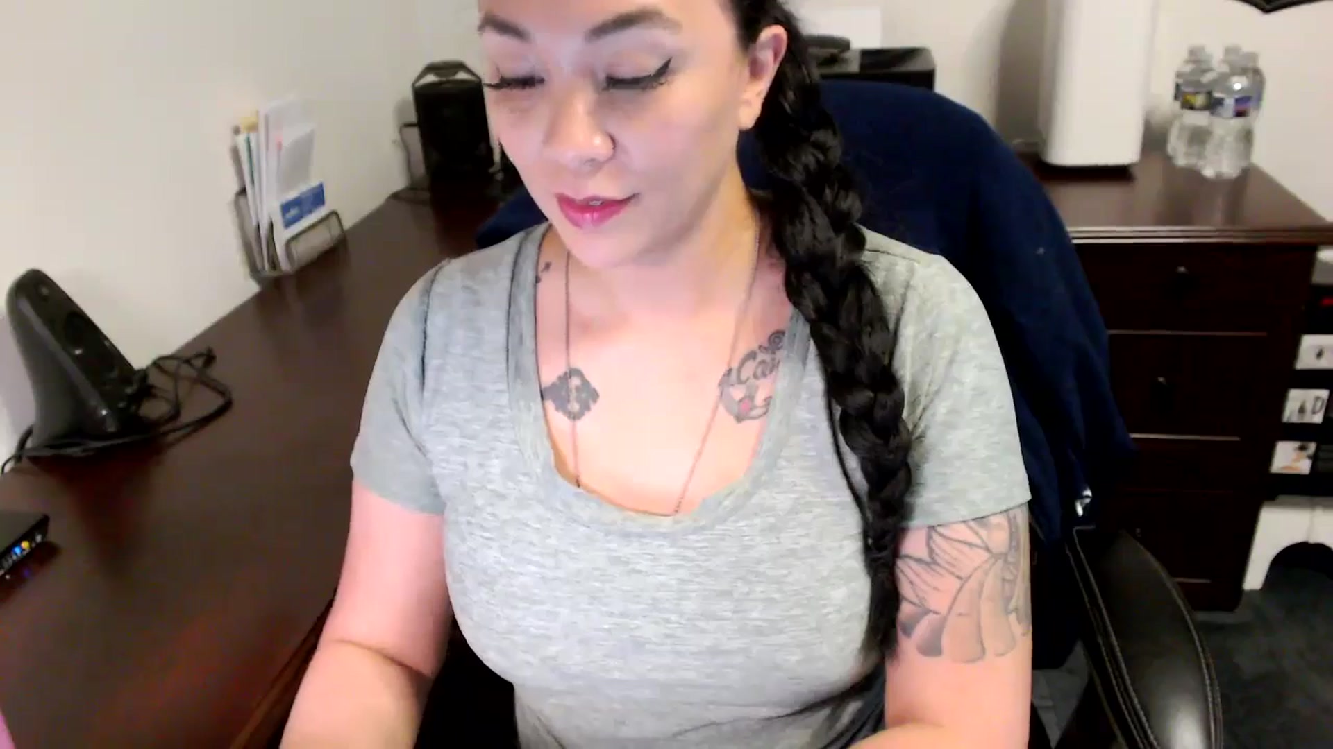 Gallery image thumbnail from MickaylaMoon's myfreecams stream on, 05/20/2024, 20:51 image 15 of 20