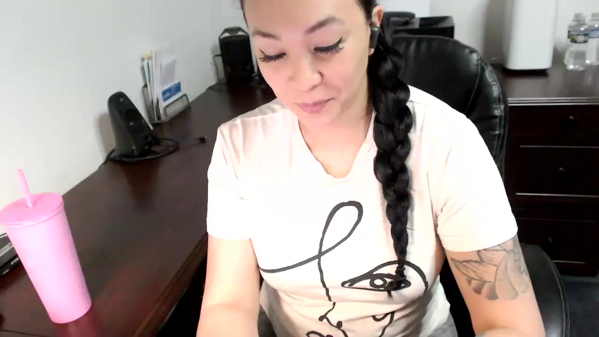 Gallery image thumbnail from MickaylaMoon's myfreecams stream on, 05/21/2024, 13:29 image 16 of 20