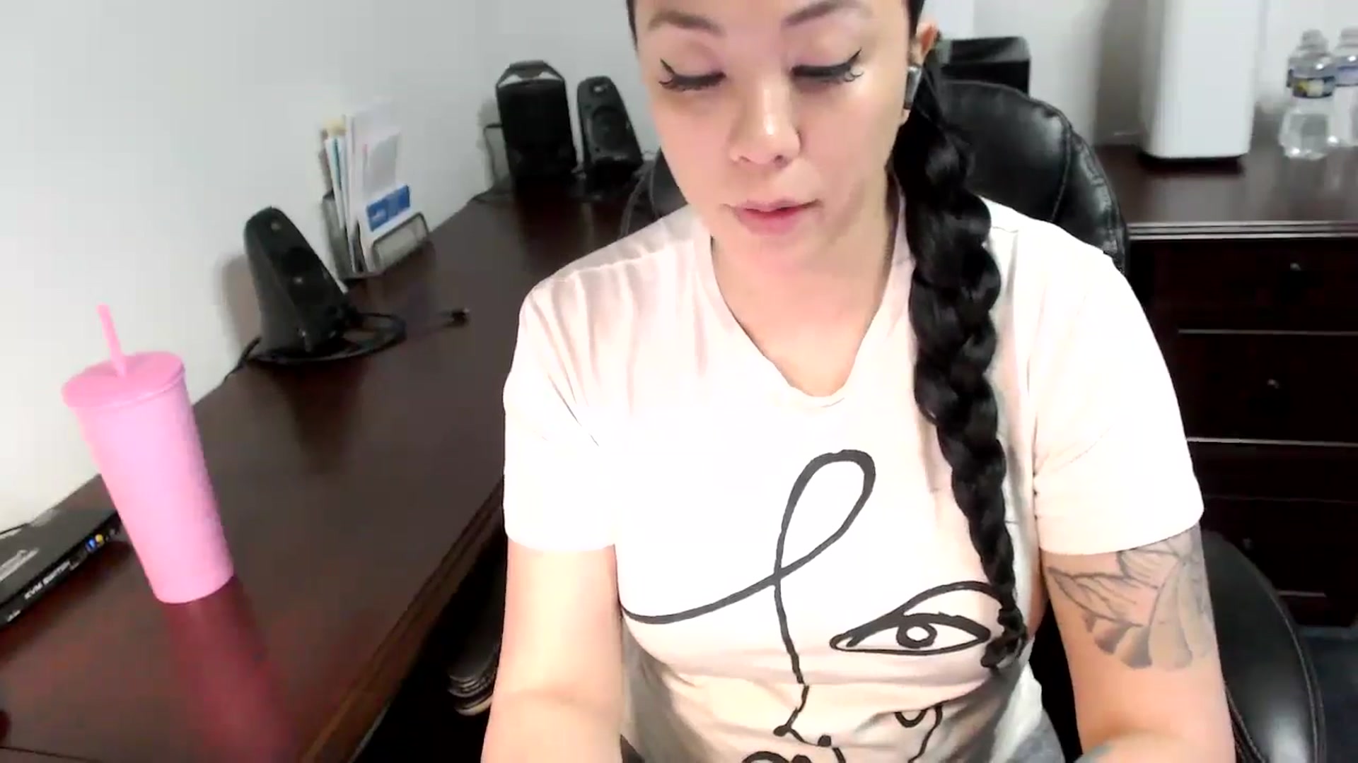 Gallery image thumbnail from MickaylaMoon's myfreecams stream on, 05/21/2024, 13:29 image 10 of 20
