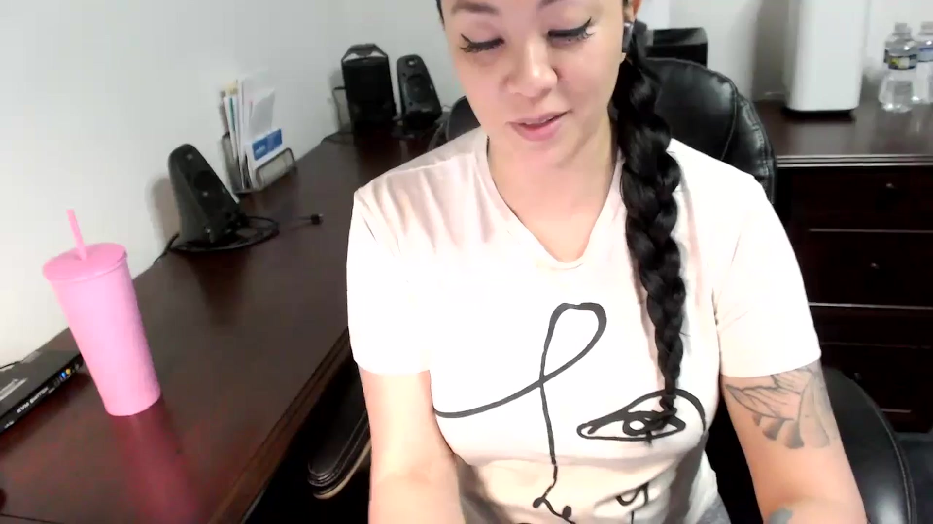 Gallery image thumbnail from MickaylaMoon's myfreecams stream on, 05/21/2024, 13:29 image 7 of 20
