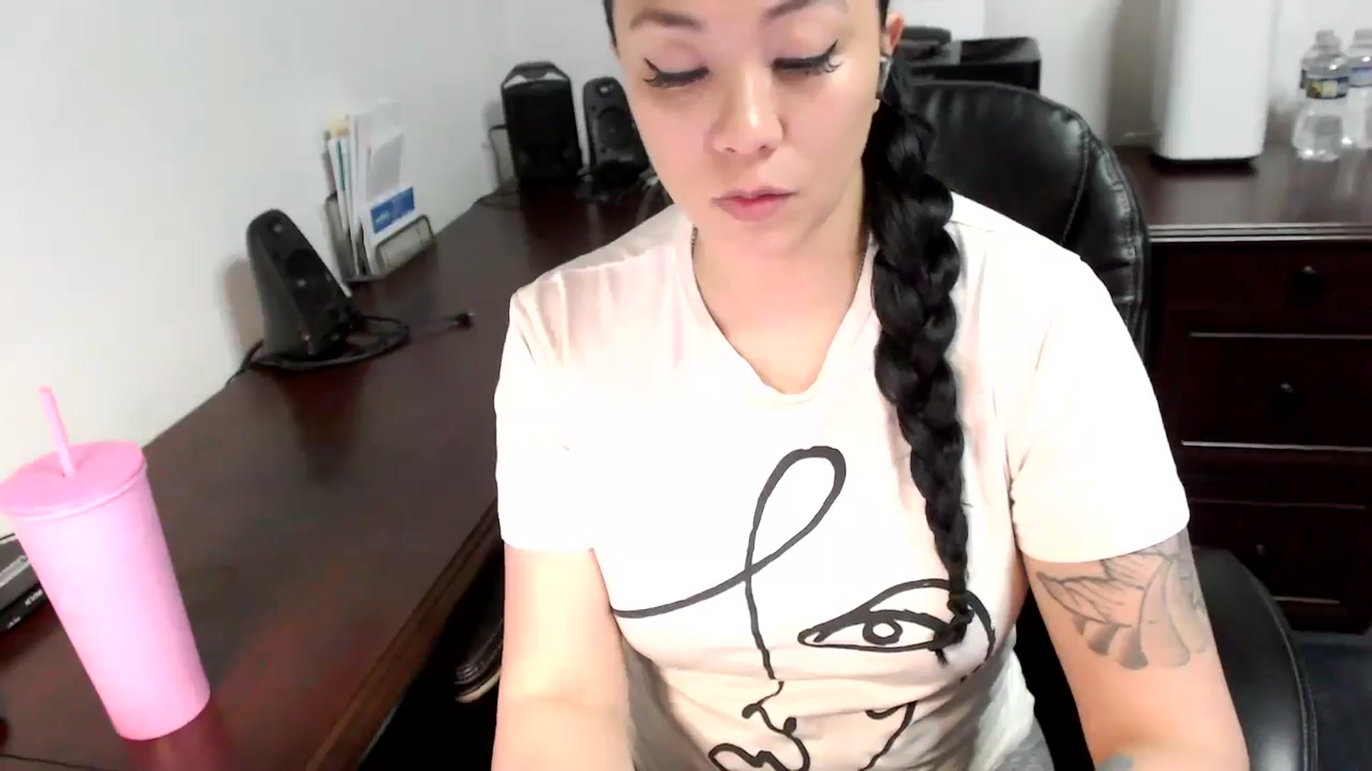 Gallery image thumbnail from MickaylaMoon's myfreecams stream on, 05/21/2024, 13:29 image 12 of 20
