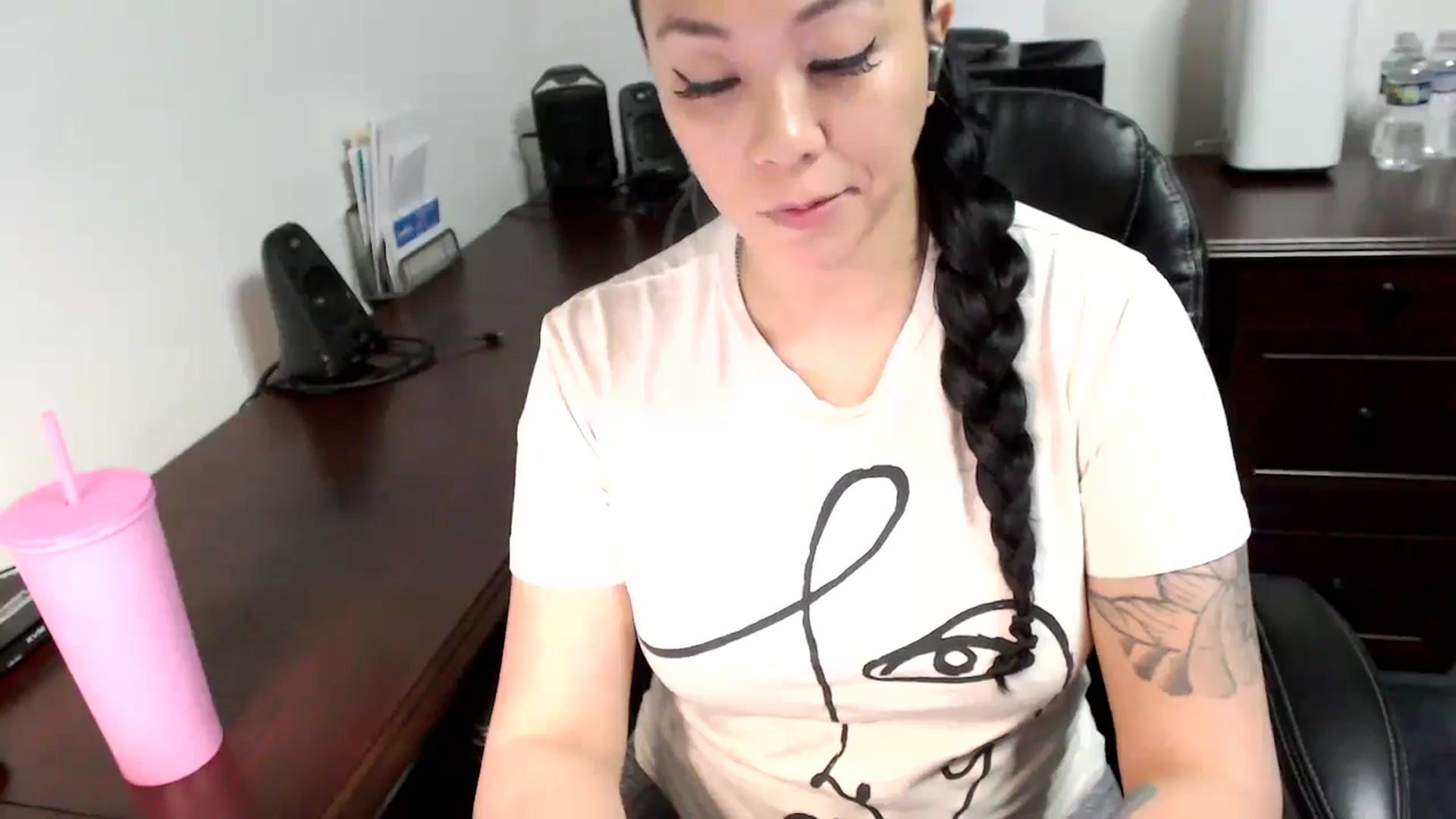 Gallery image thumbnail from MickaylaMoon's myfreecams stream on, 05/21/2024, 13:29 image 14 of 20