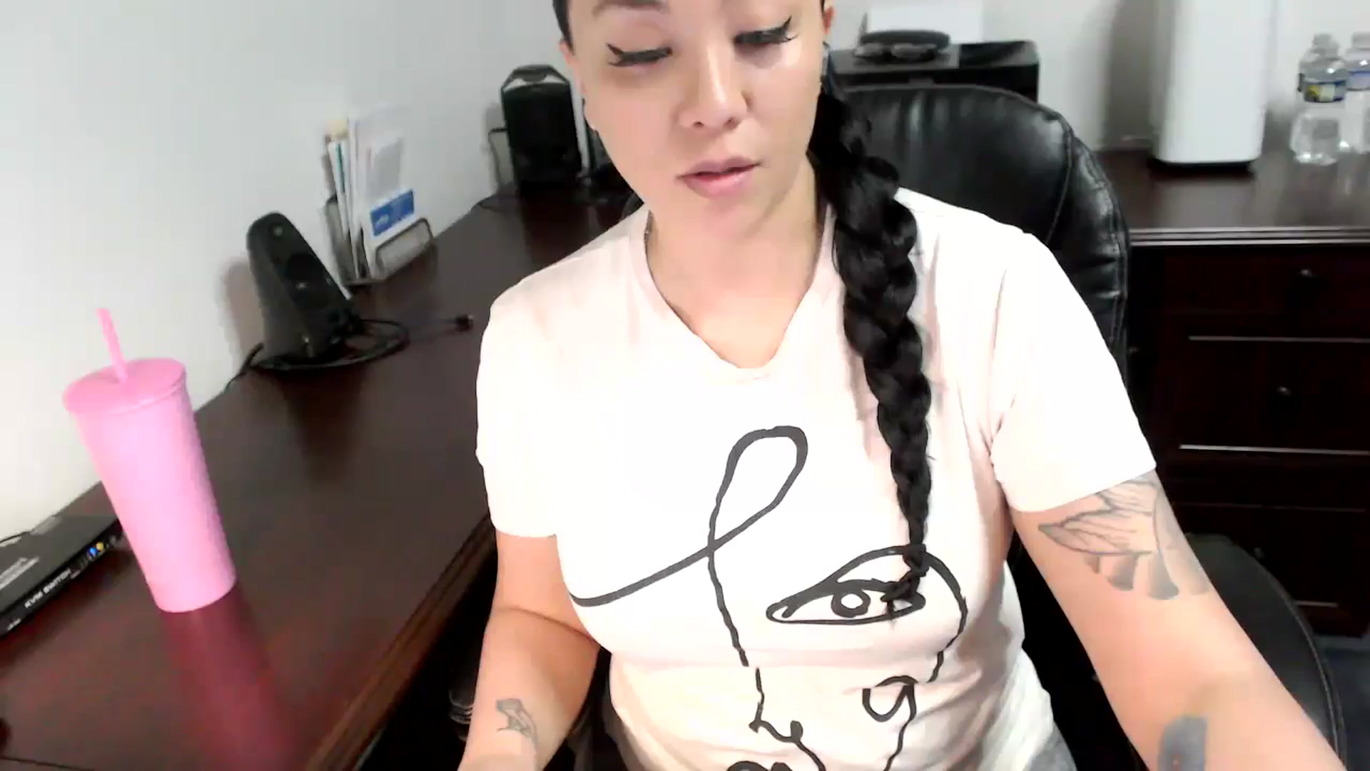 Gallery image thumbnail from MickaylaMoon's myfreecams stream on, 05/21/2024, 13:29 image 9 of 20