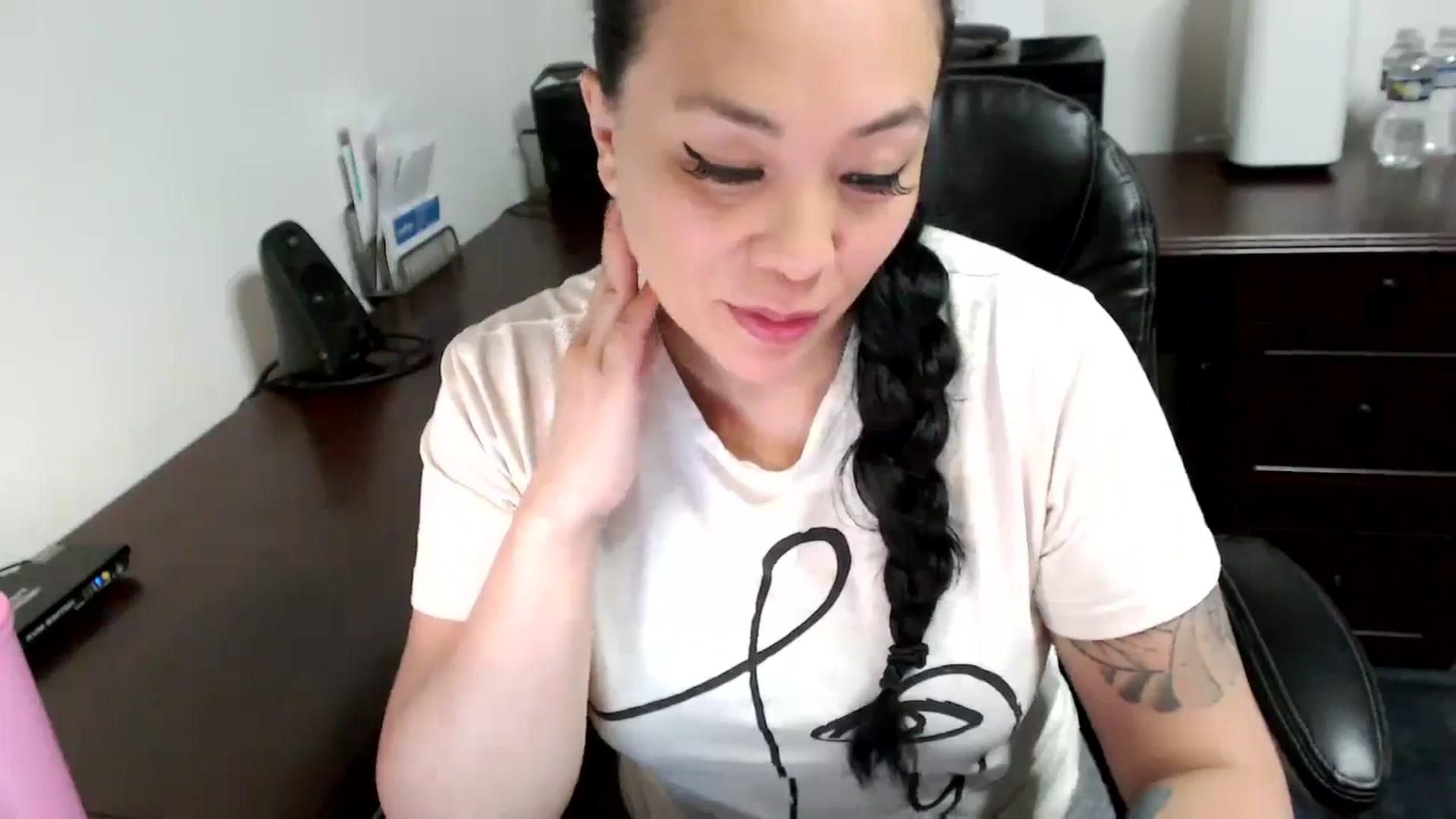 Gallery image thumbnail from MickaylaMoon's myfreecams stream on, 05/21/2024, 20:15 image 11 of 20