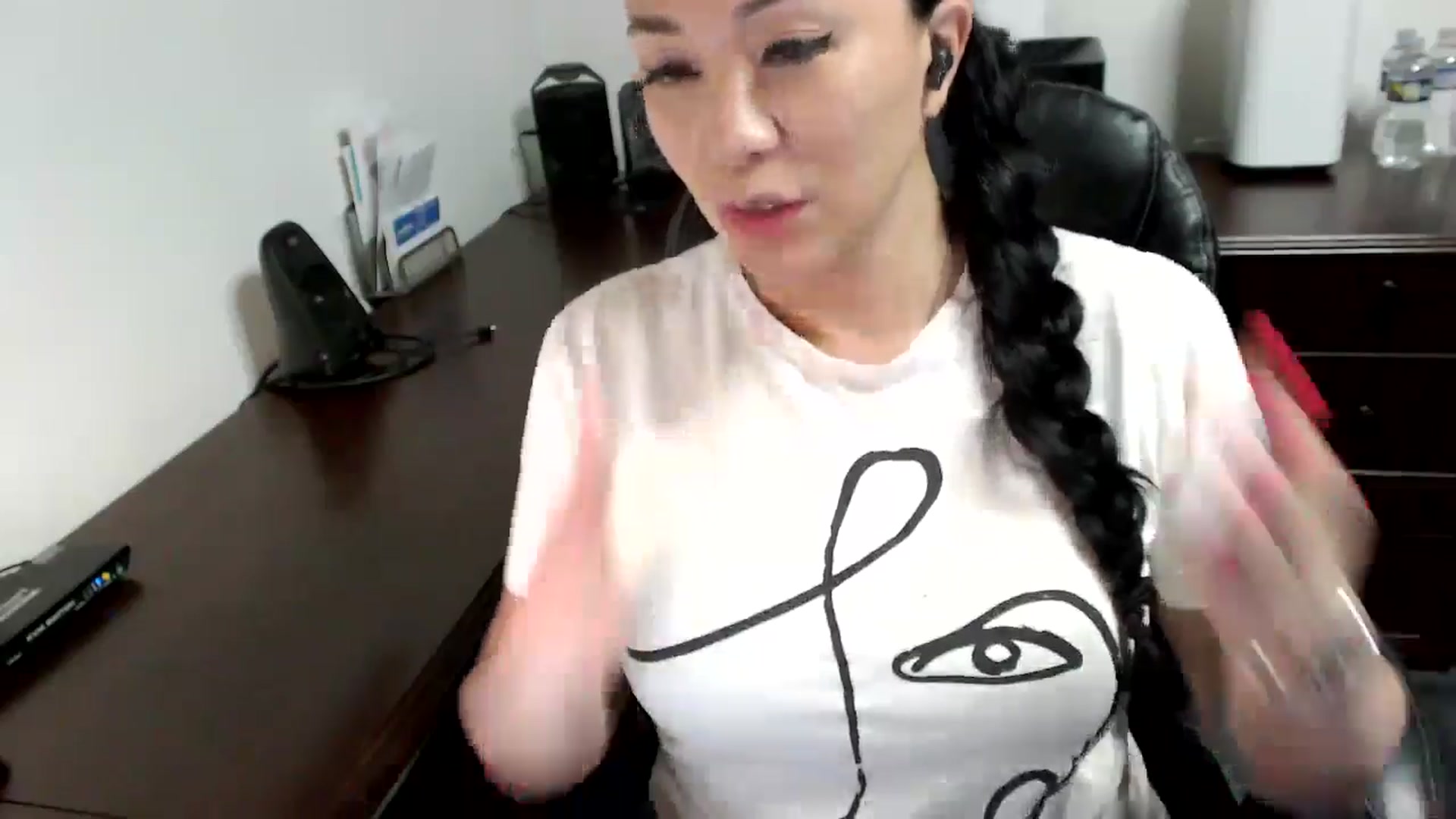 Gallery image thumbnail from MickaylaMoon's myfreecams stream on, 05/21/2024, 20:15 image 16 of 20