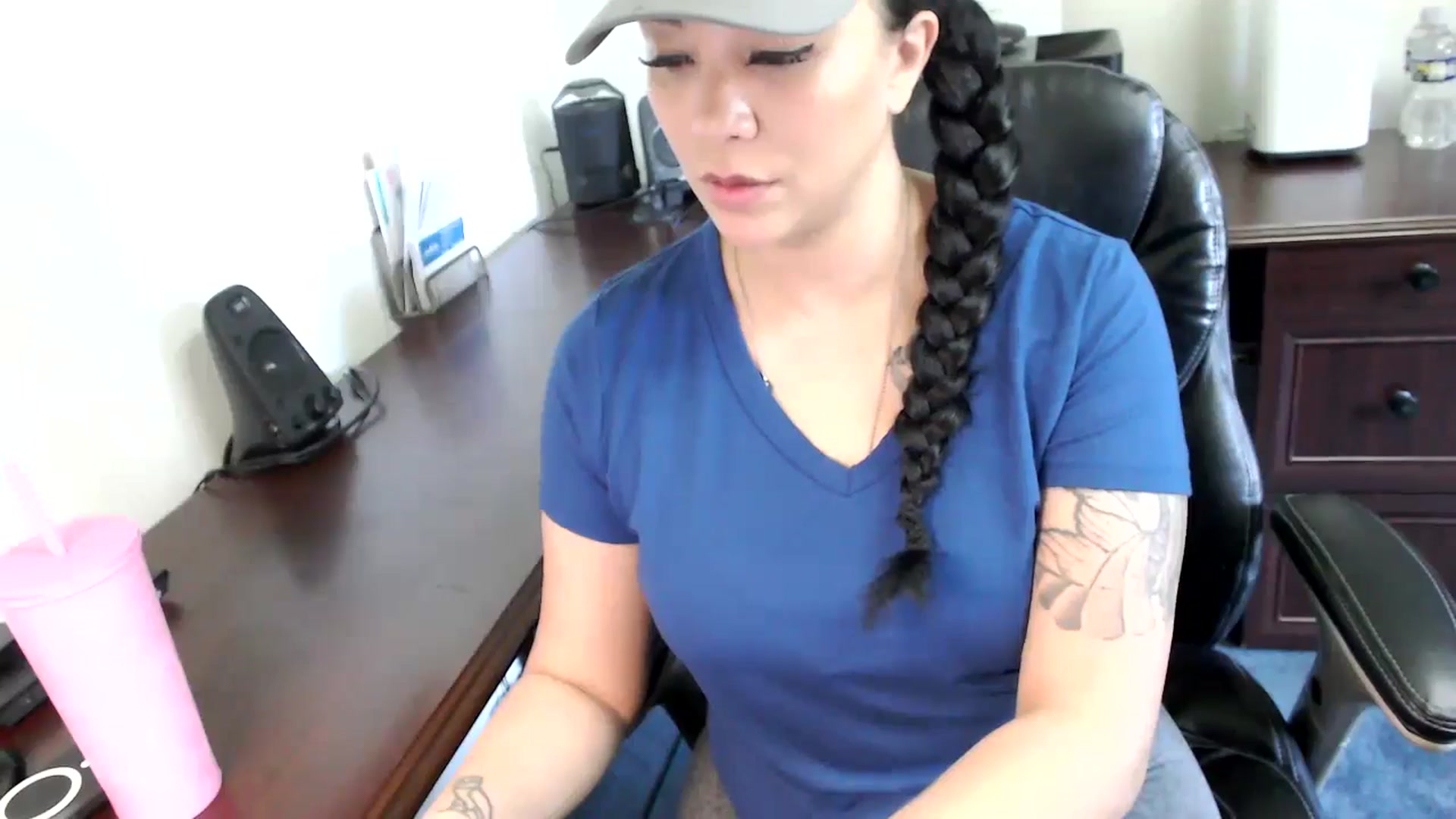 Gallery image thumbnail from MickaylaMoon's myfreecams stream on, 05/22/2024, 14:12 image 6 of 20