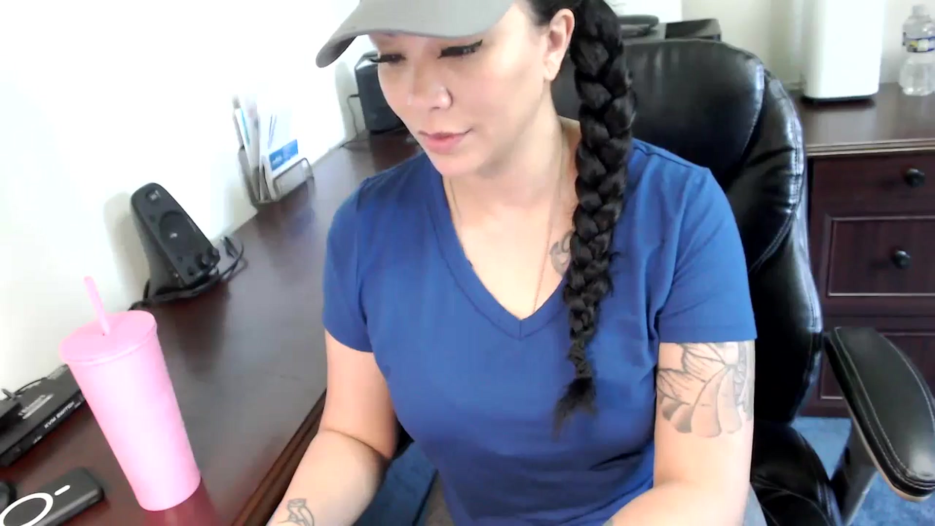 Gallery image thumbnail from MickaylaMoon's myfreecams stream on, 05/22/2024, 14:12 image 5 of 20