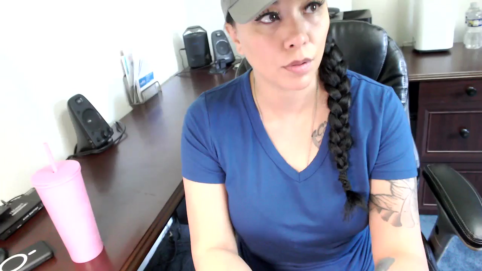 Gallery image thumbnail from MickaylaMoon's myfreecams stream on, 05/22/2024, 14:12 image 1 of 20
