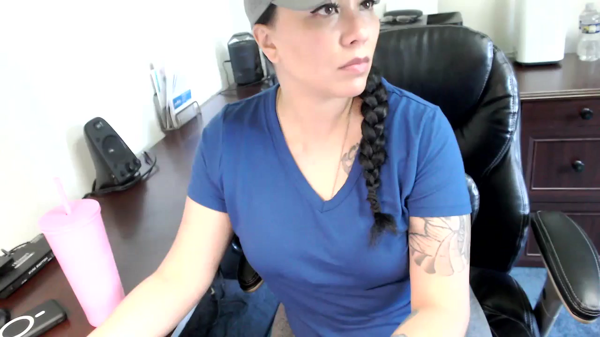 Gallery image thumbnail from MickaylaMoon's myfreecams stream on, 05/22/2024, 14:12 image 4 of 20