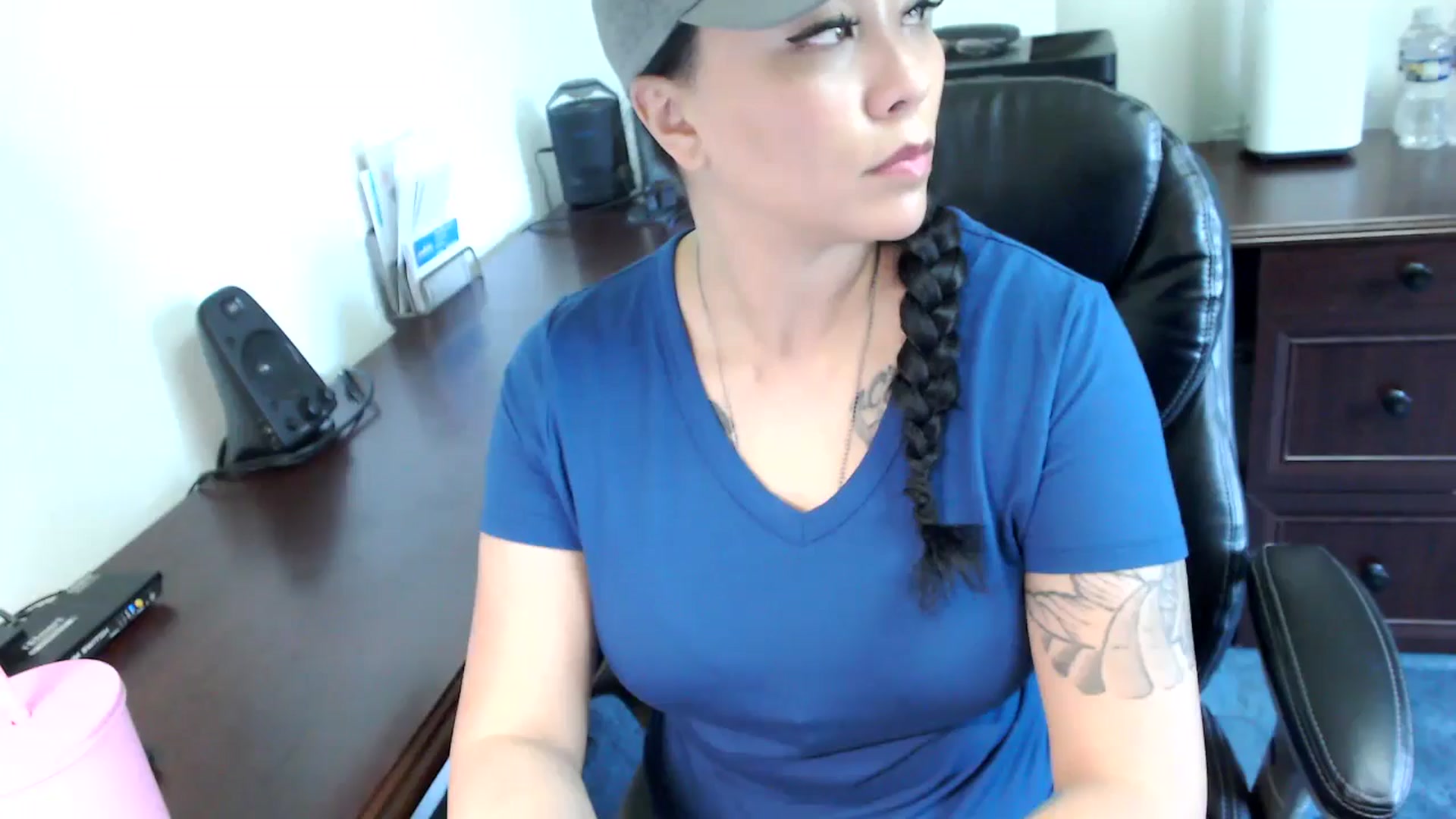 Gallery image thumbnail from MickaylaMoon's myfreecams stream on, 05/22/2024, 14:38 image 1 of 20