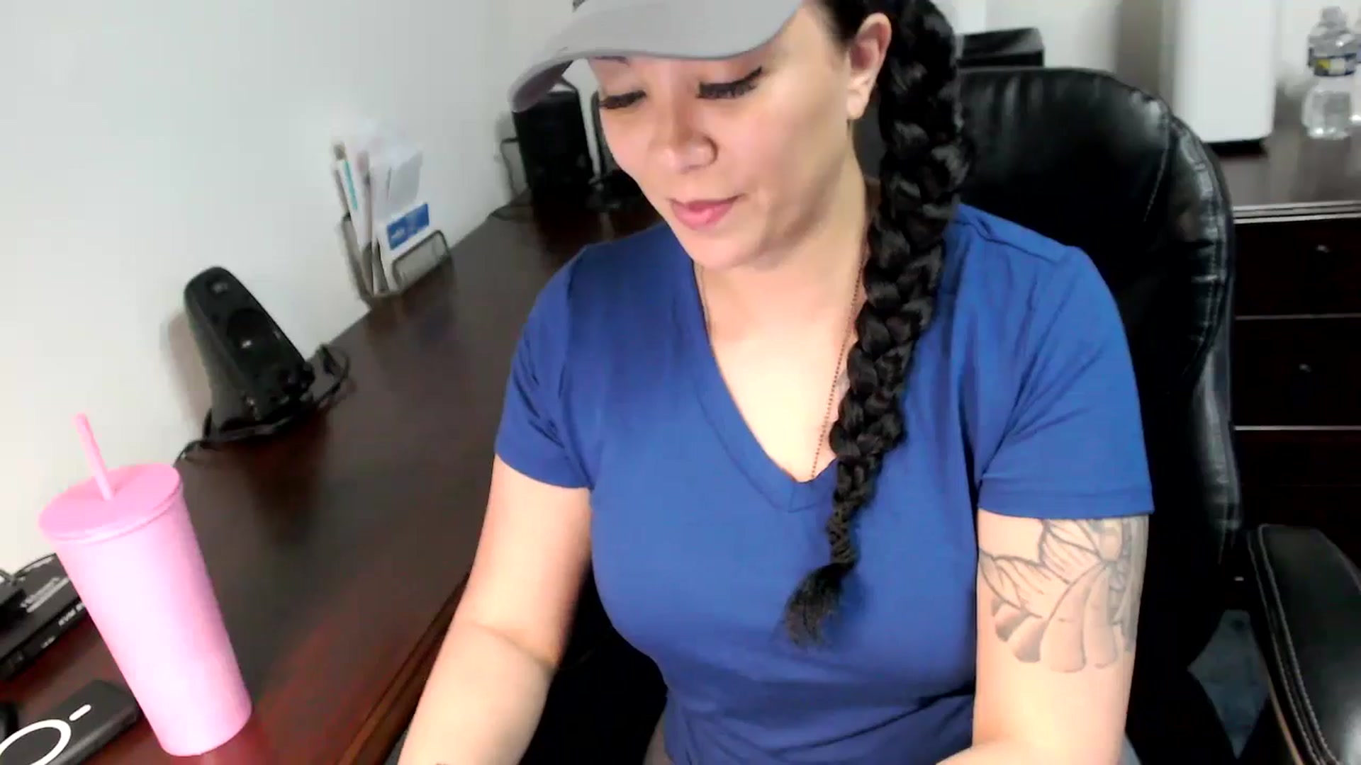 Gallery image thumbnail from MickaylaMoon's myfreecams stream on, 05/22/2024, 14:38 image 18 of 20