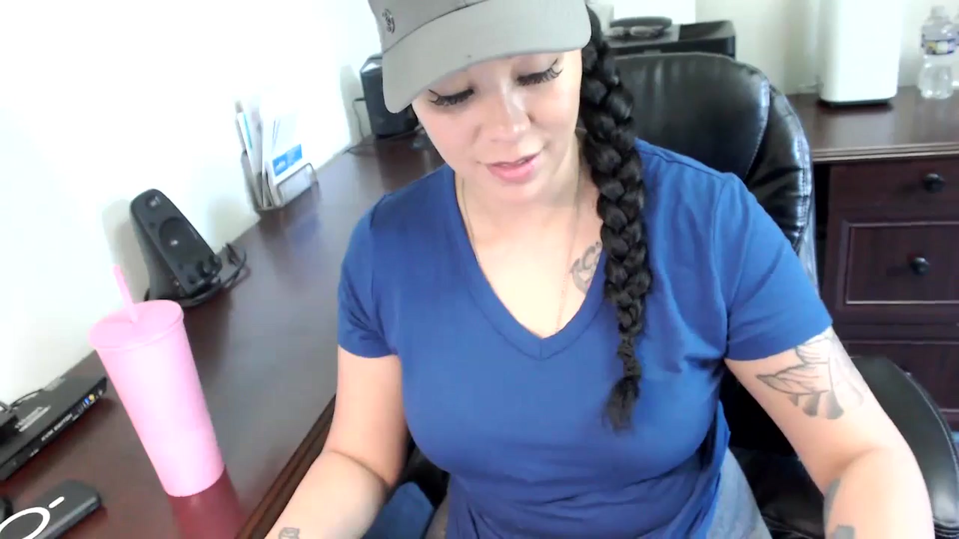 Gallery image thumbnail from MickaylaMoon's myfreecams stream on, 05/22/2024, 14:38 image 9 of 20