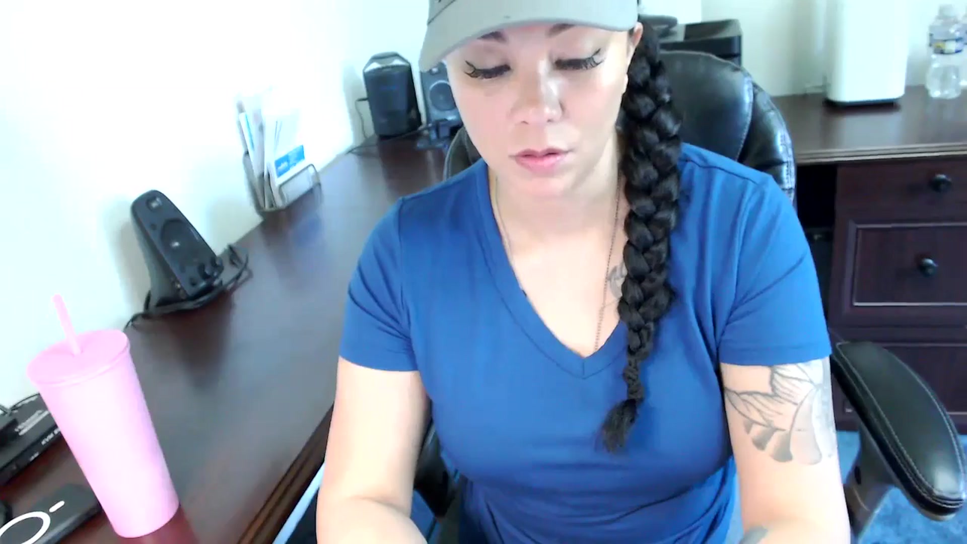 Gallery image thumbnail from MickaylaMoon's myfreecams stream on, 05/22/2024, 14:38 image 13 of 20