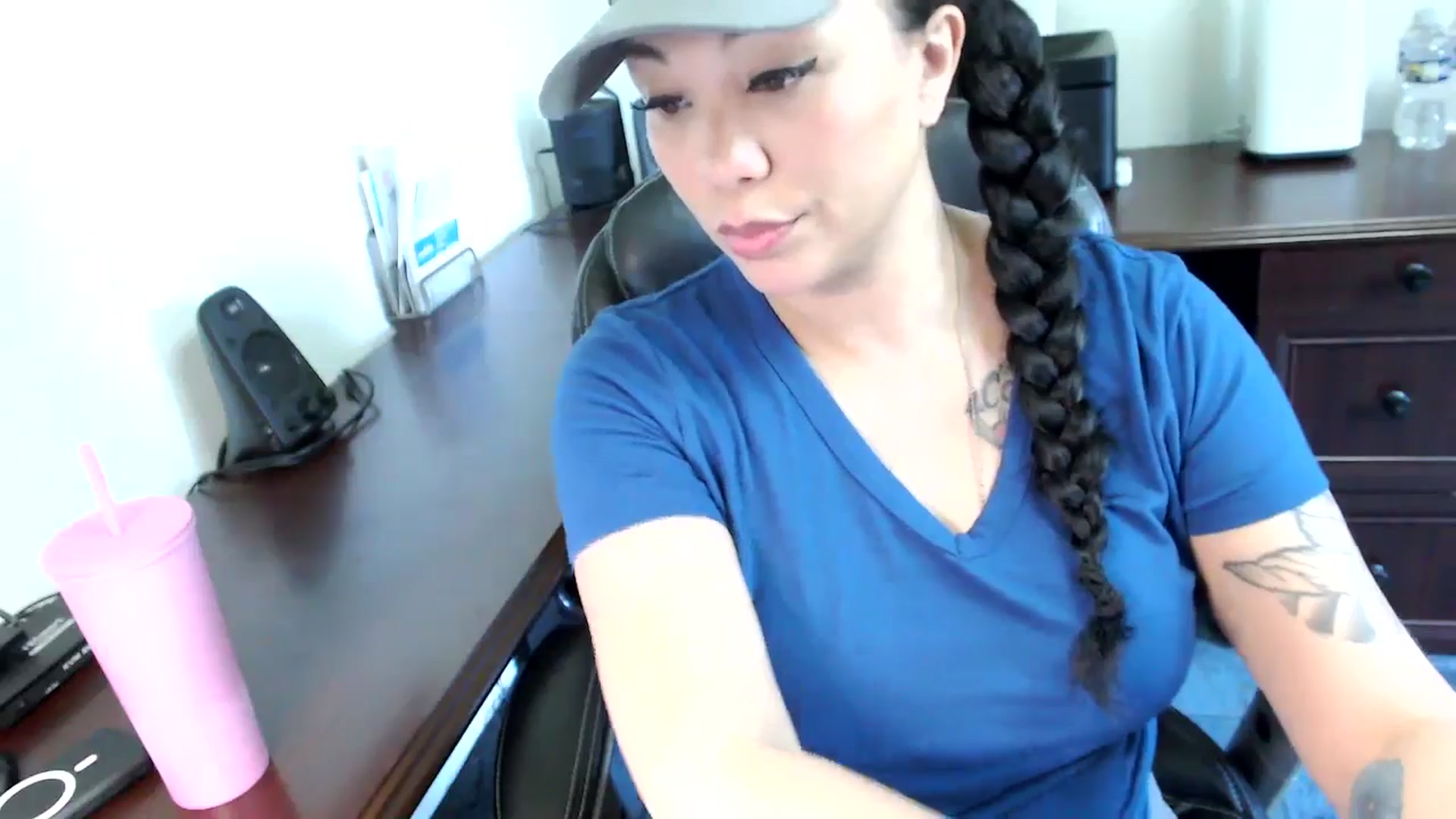 Gallery image thumbnail from MickaylaMoon's myfreecams stream on, 05/22/2024, 14:38 image 14 of 20