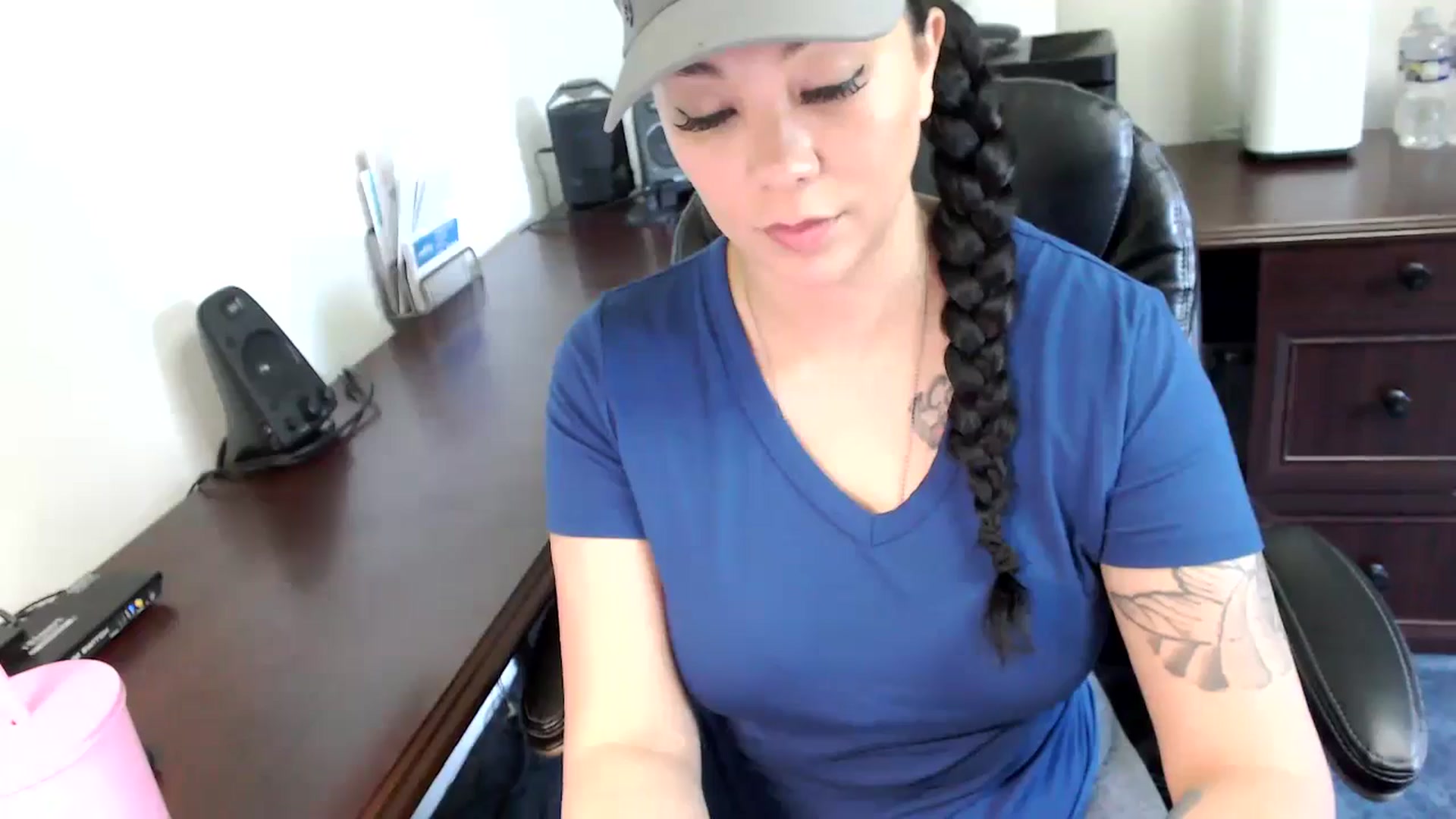 Gallery image thumbnail from MickaylaMoon's myfreecams stream on, 05/22/2024, 14:38 image 3 of 20