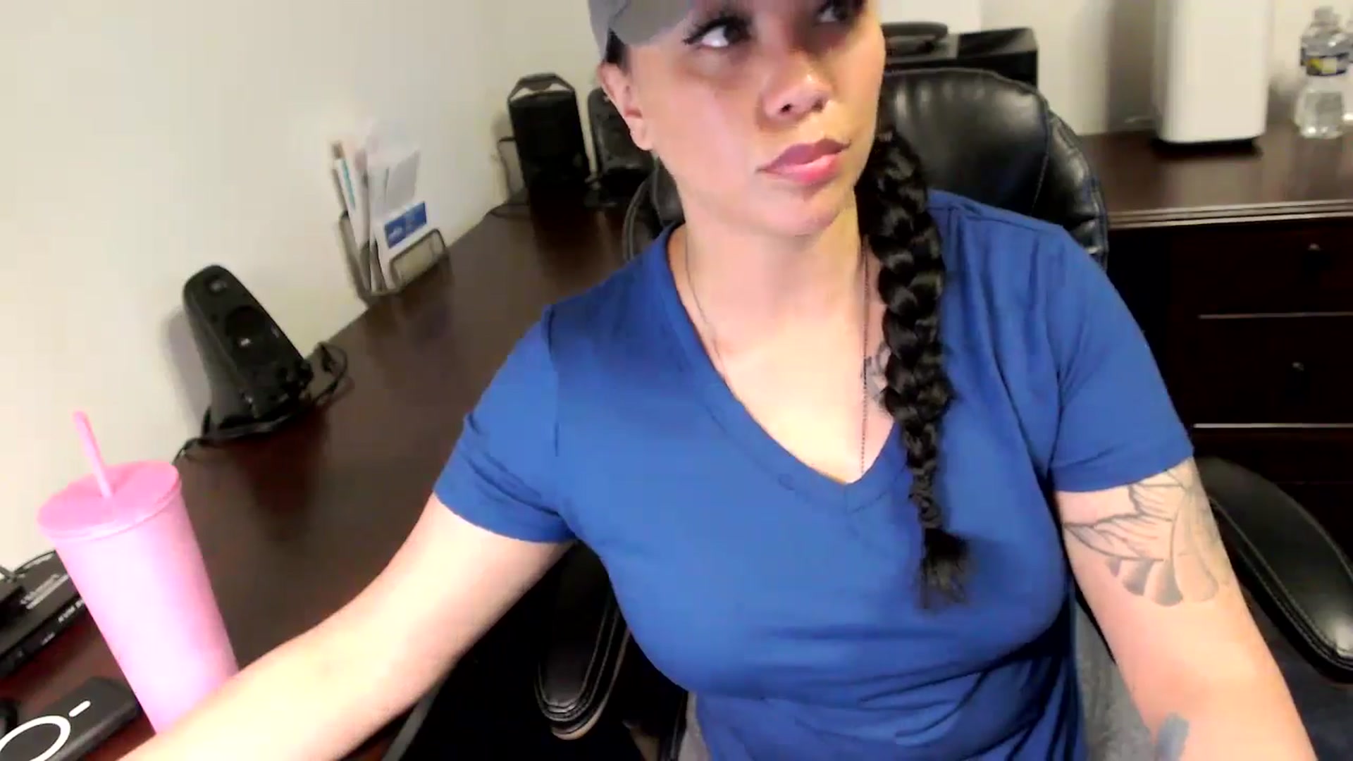 Gallery image thumbnail from MickaylaMoon's myfreecams stream on, 05/22/2024, 14:38 image 20 of 20