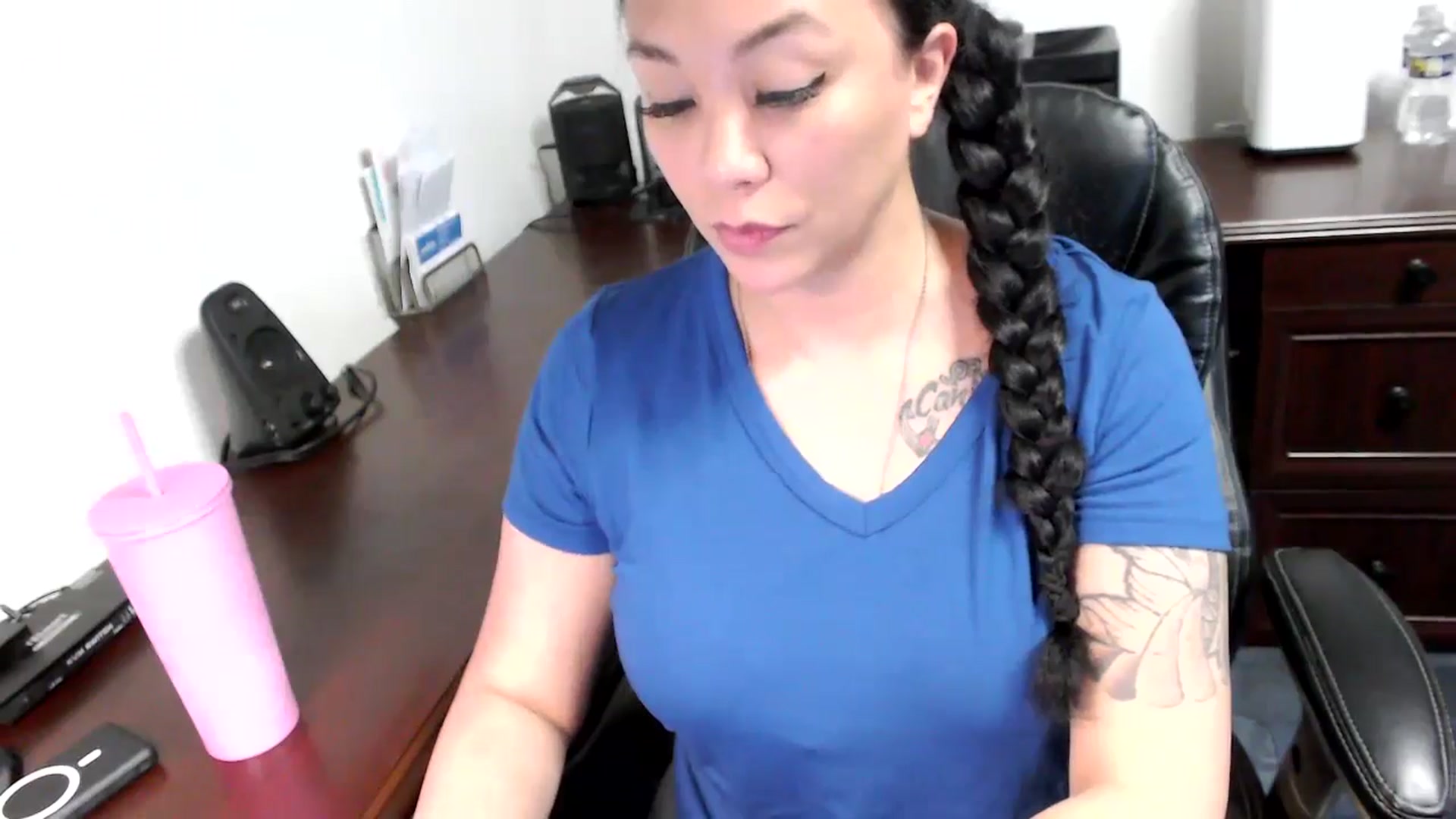 Gallery image thumbnail from MickaylaMoon's myfreecams stream on, 05/22/2024, 16:18 image 2 of 20