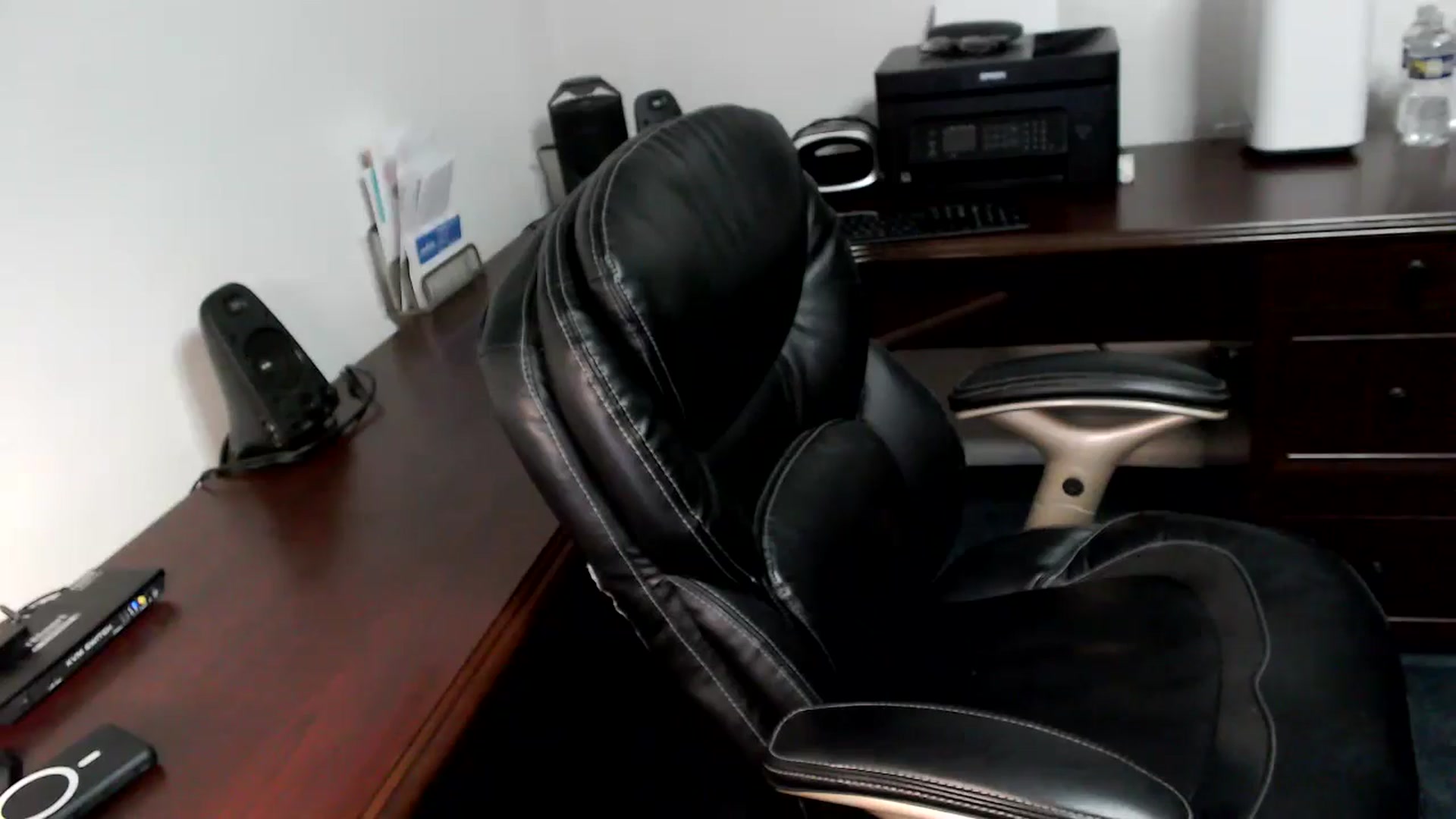 Gallery image thumbnail from MickaylaMoon's myfreecams stream on, 05/22/2024, 16:18 image 12 of 20