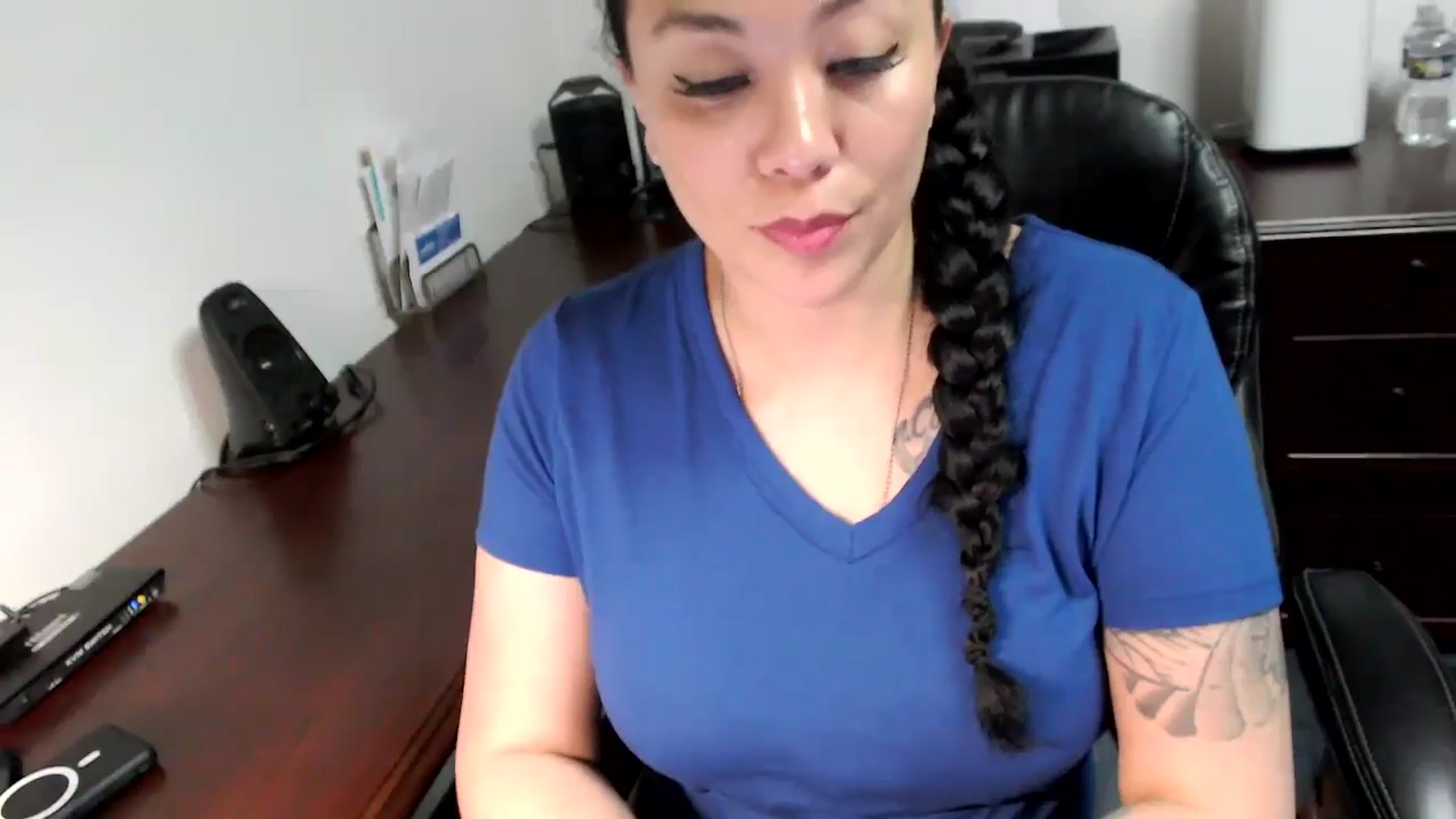 Gallery image thumbnail from MickaylaMoon's myfreecams stream on, 05/22/2024, 16:18 image 11 of 20