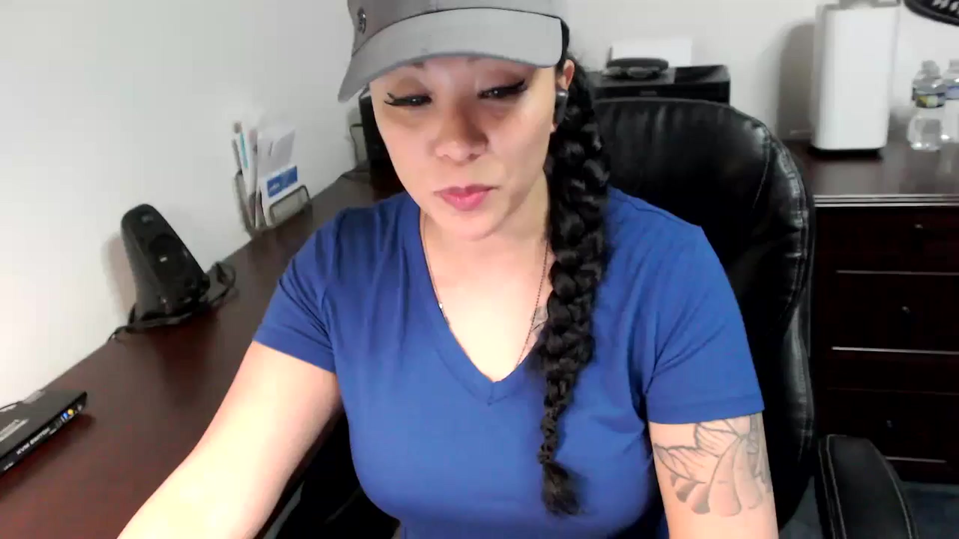 Gallery image thumbnail from MickaylaMoon's myfreecams stream on, 05/22/2024, 17:42 image 15 of 20