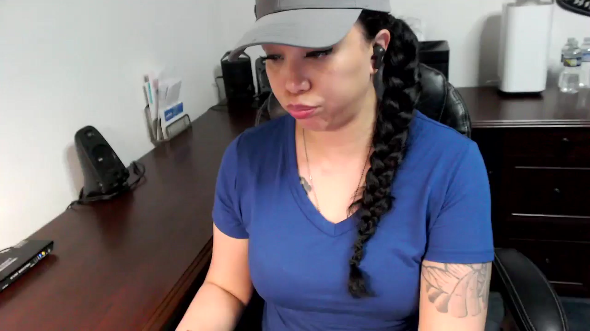 Gallery image thumbnail from MickaylaMoon's myfreecams stream on, 05/22/2024, 17:42 image 19 of 20