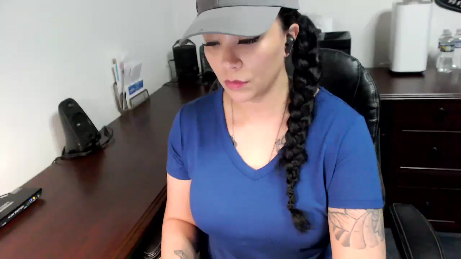 Gallery image thumbnail from MickaylaMoon's myfreecams stream on, 05/22/2024, 17:42 image 13 of 20