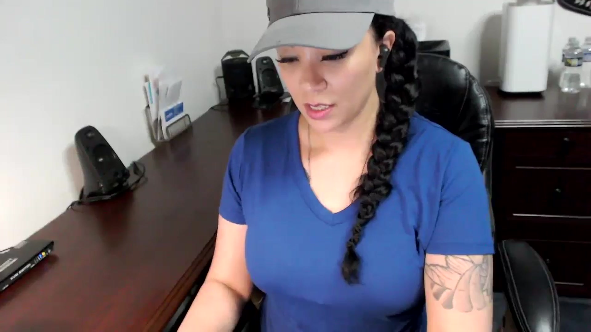 Gallery image thumbnail from MickaylaMoon's myfreecams stream on, 05/22/2024, 17:42 image 3 of 20