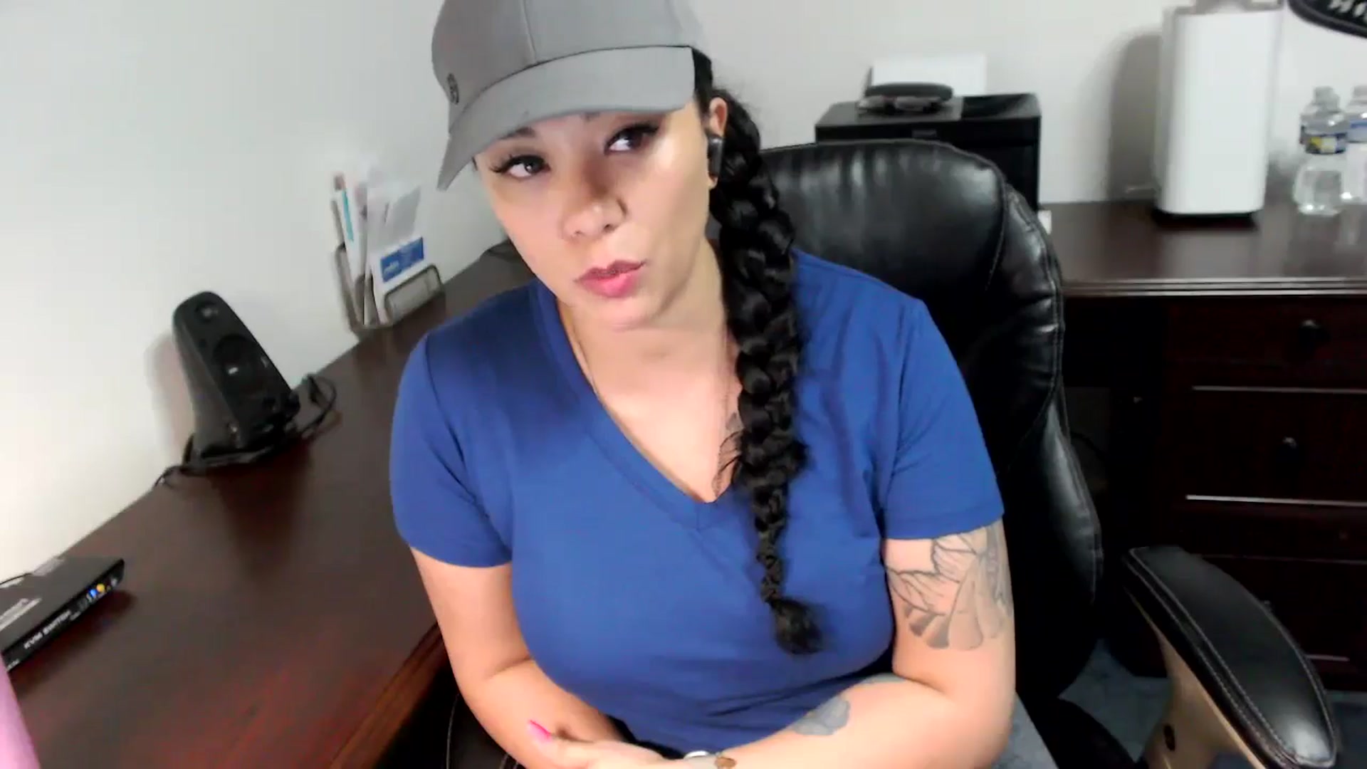Gallery image thumbnail from MickaylaMoon's myfreecams stream on, 05/22/2024, 17:42 image 11 of 20