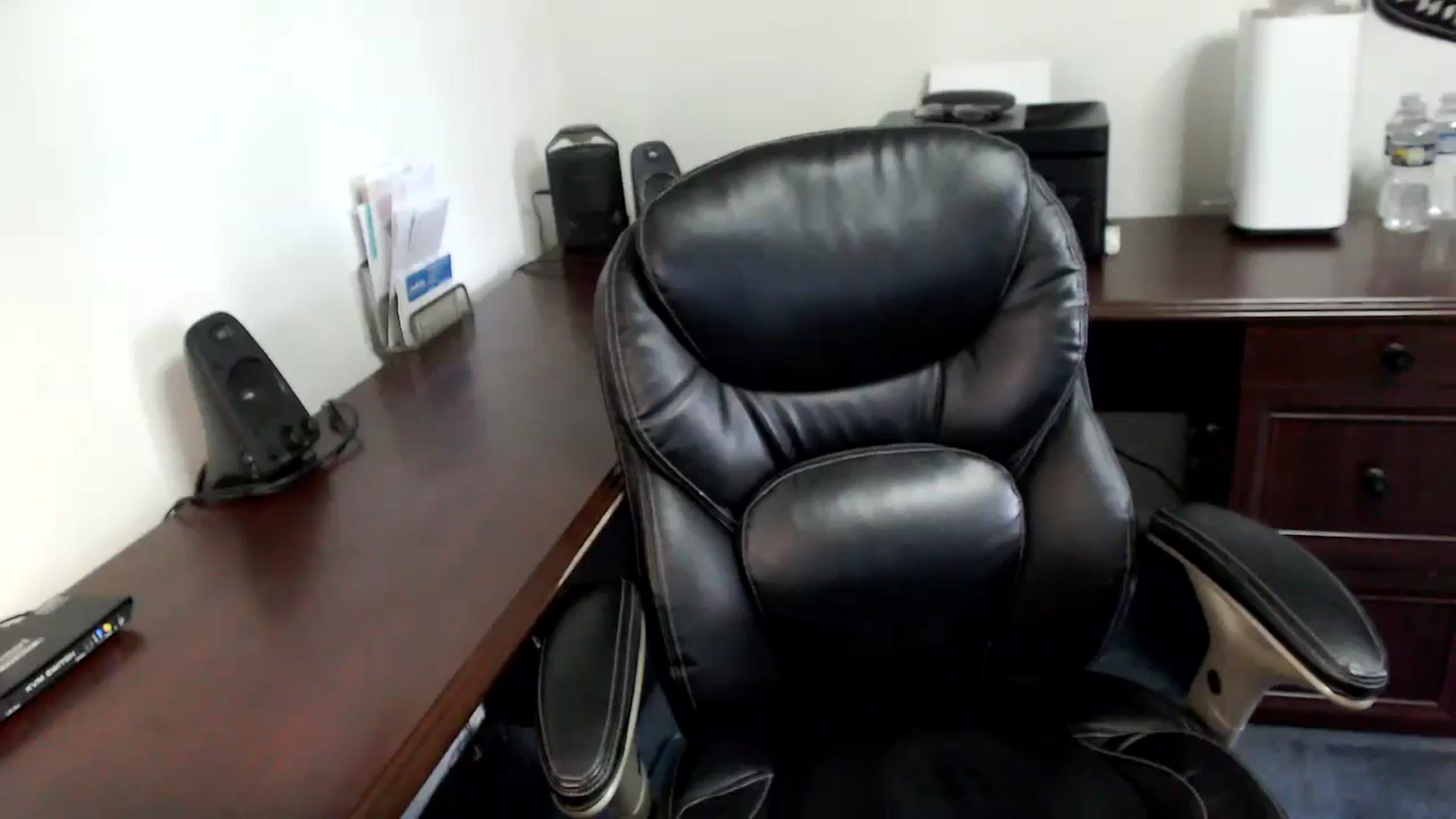 Gallery image thumbnail from MickaylaMoon's myfreecams stream on, 05/22/2024, 19:23 image 18 of 20