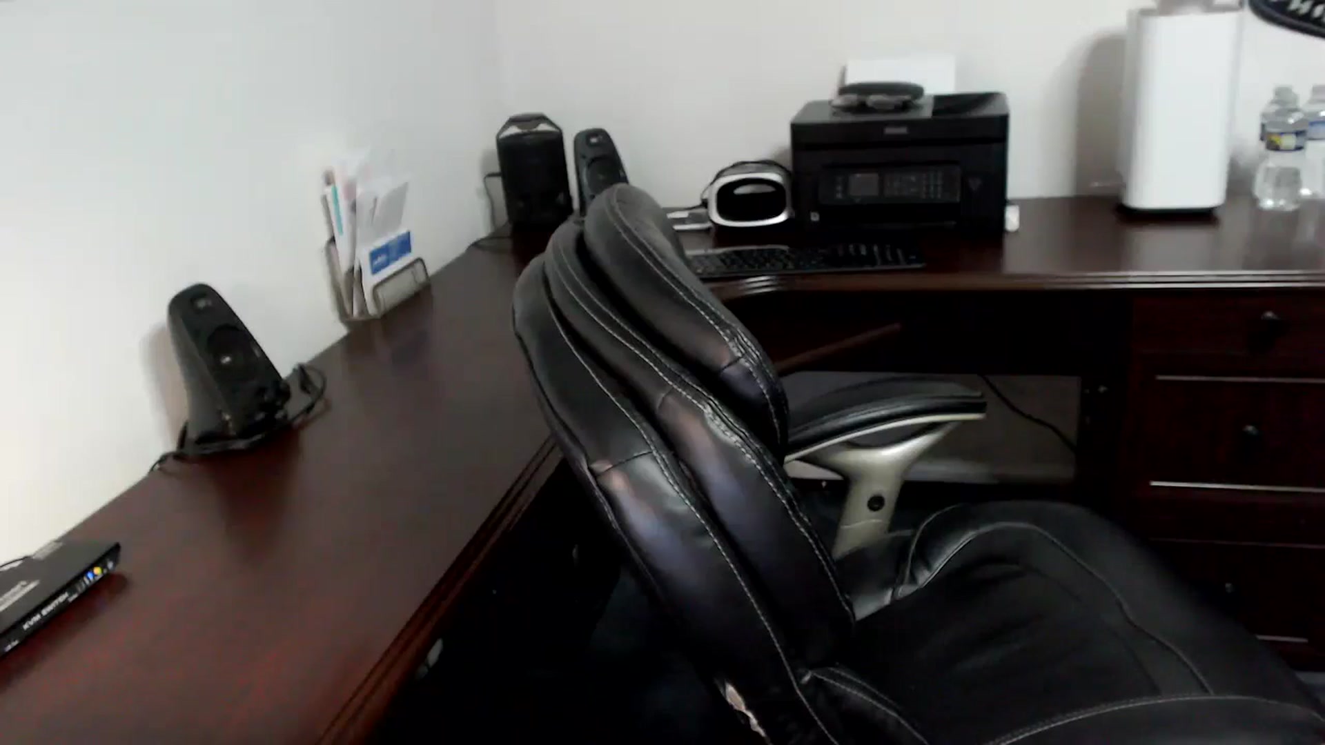 Gallery image thumbnail from MickaylaMoon's myfreecams stream on, 05/22/2024, 19:23 image 13 of 20