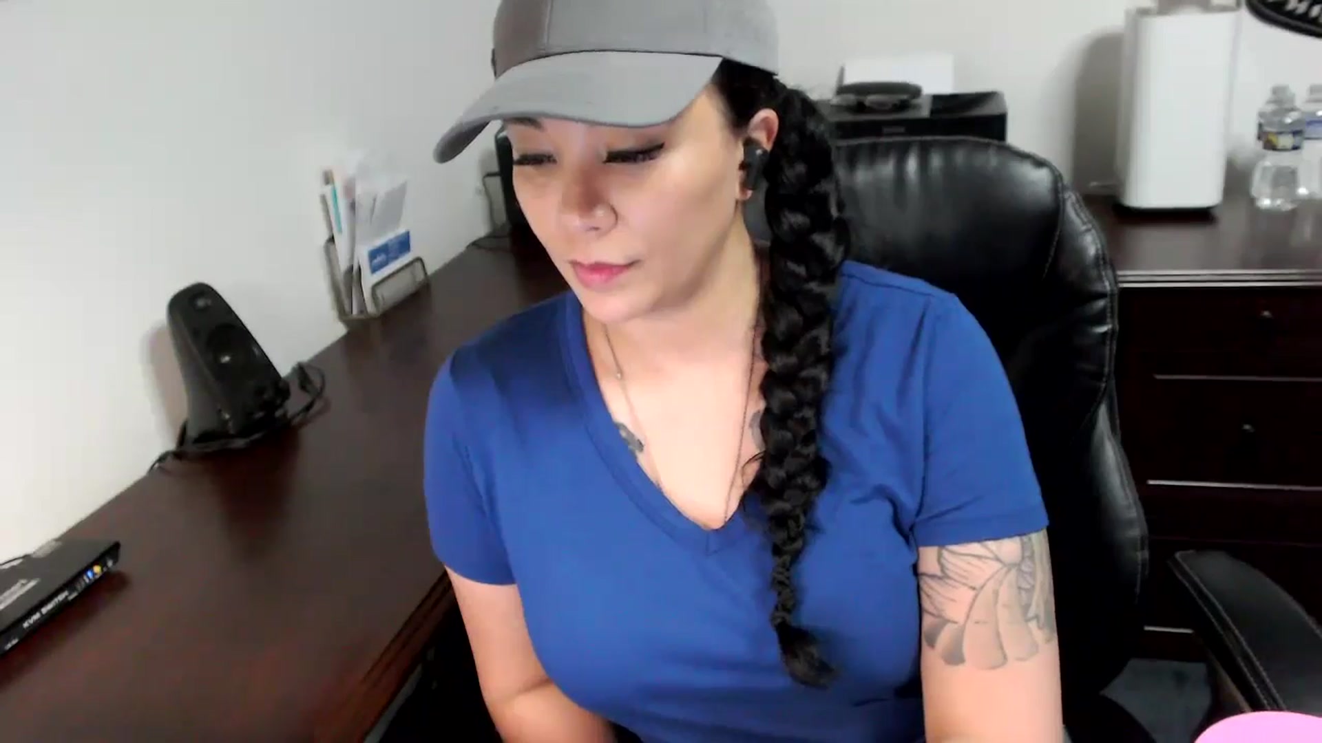Gallery image thumbnail from MickaylaMoon's myfreecams stream on, 05/22/2024, 19:23 image 12 of 20