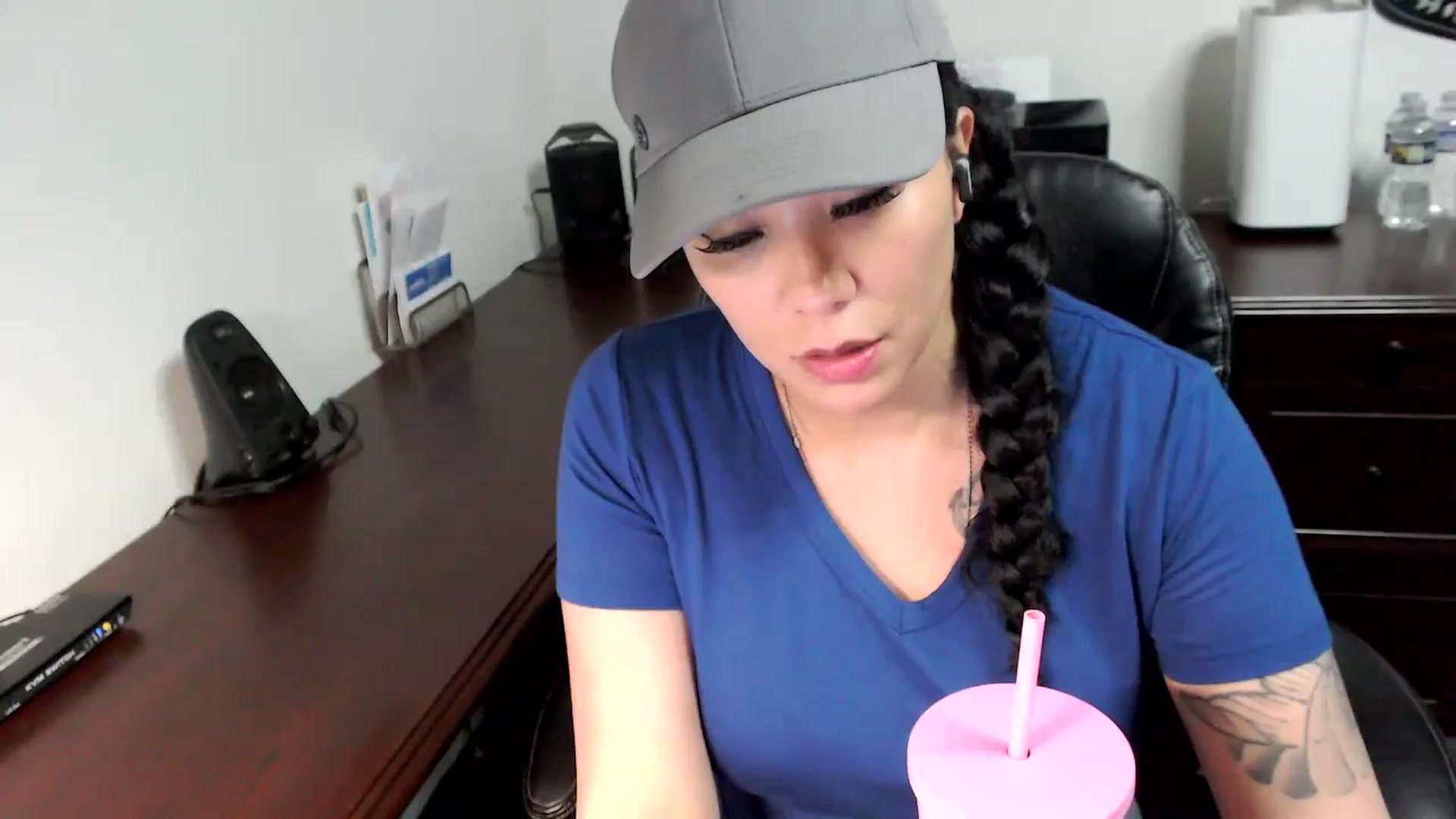 Gallery image thumbnail from MickaylaMoon's myfreecams stream on, 05/22/2024, 19:23 image 1 of 20