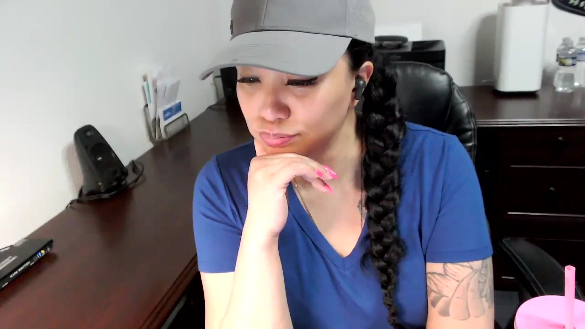 Gallery image thumbnail from MickaylaMoon's myfreecams stream on, 05/22/2024, 19:23 image 2 of 20