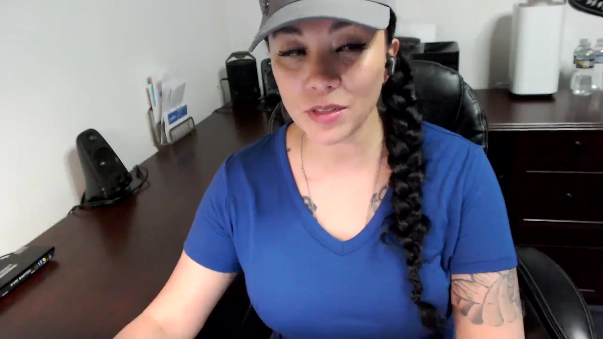 Gallery image thumbnail from MickaylaMoon's myfreecams stream on, 05/22/2024, 19:23 image 7 of 20